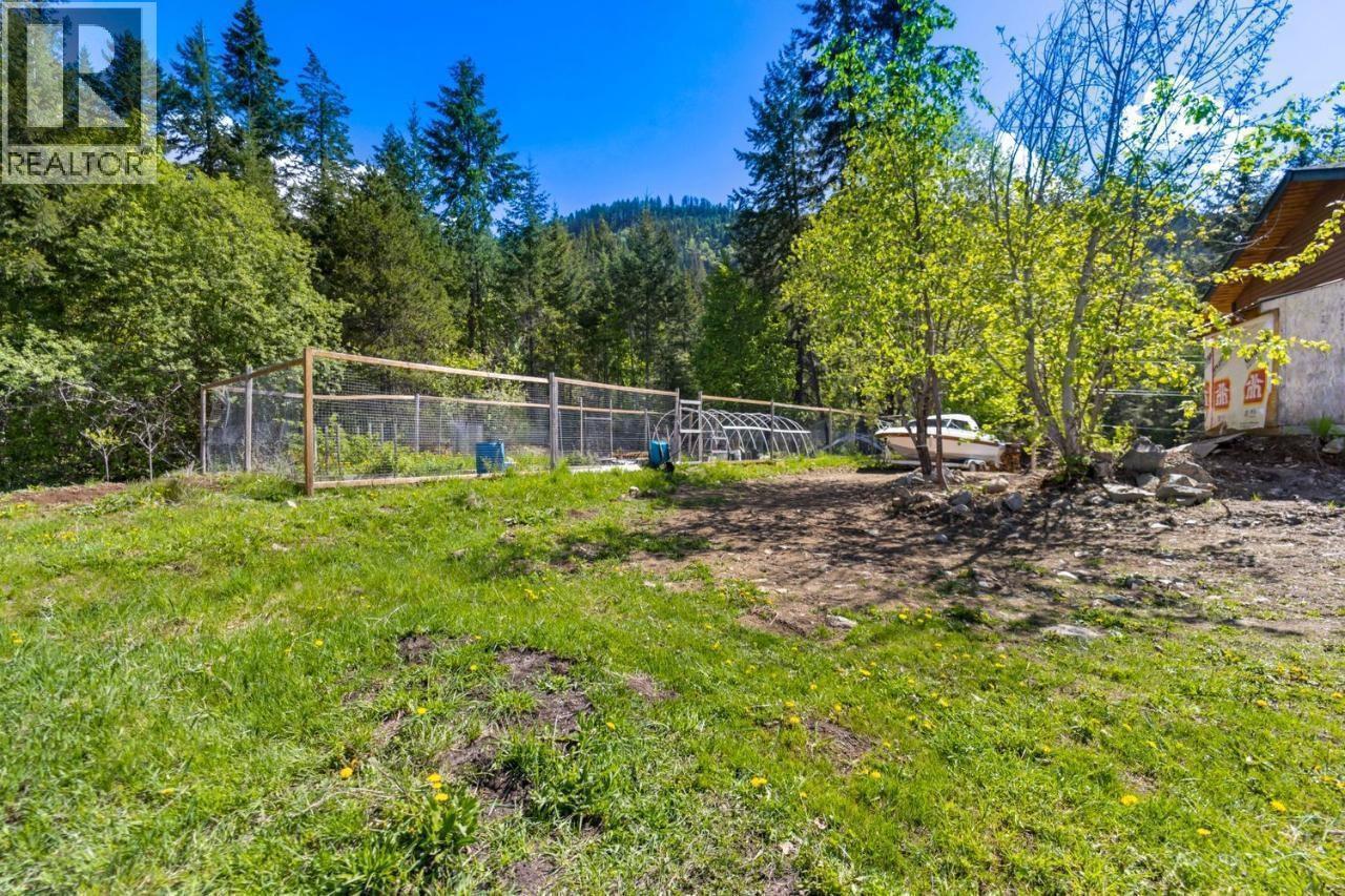 14504 & 14506 3a Highway, Gray Creek, British Columbia  V0B 1S0 - Photo 24 - 10395790