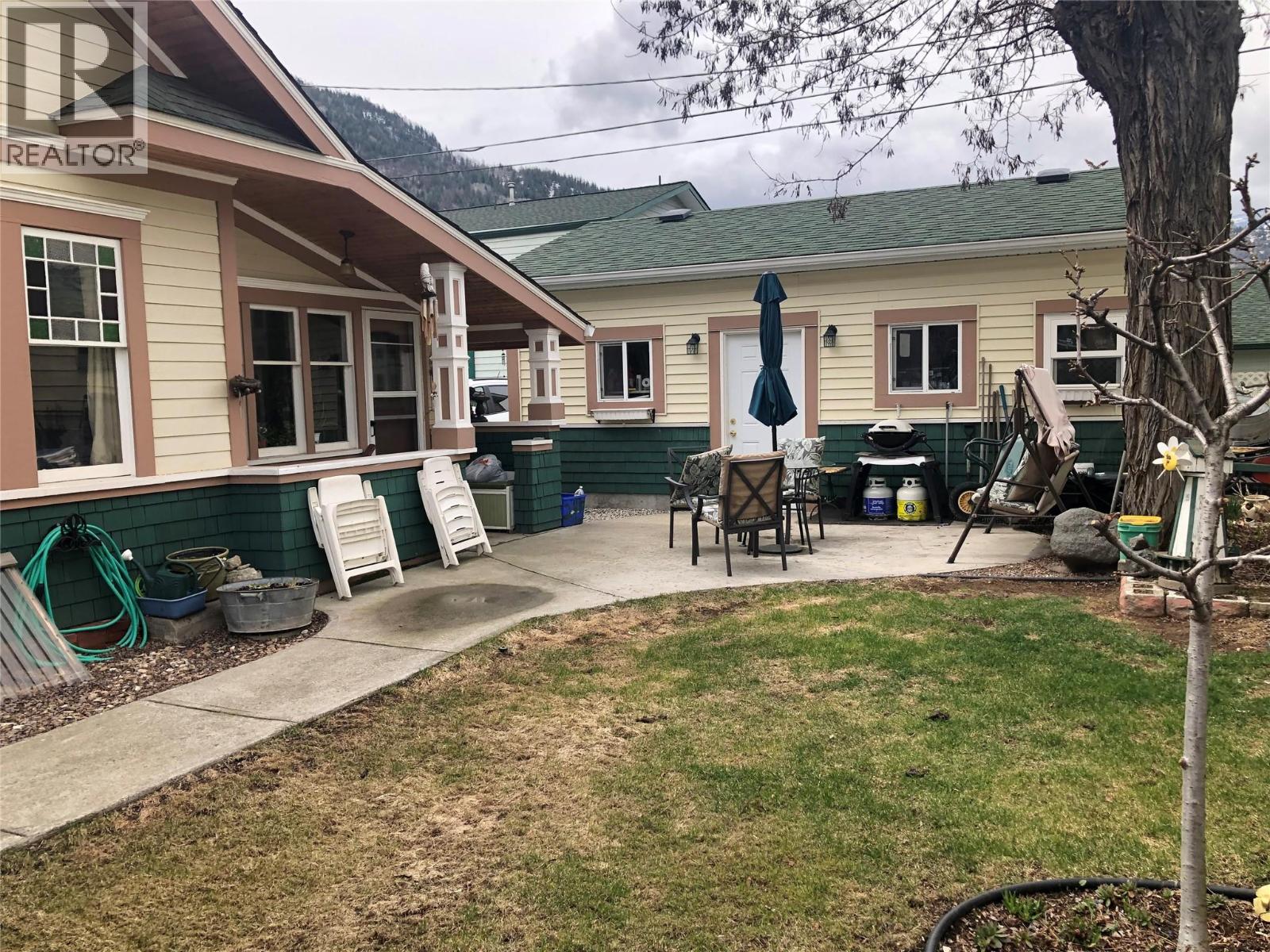 1335 Thom Street, Trail, British Columbia  V1R 1X7 - Photo 7 - 10395688