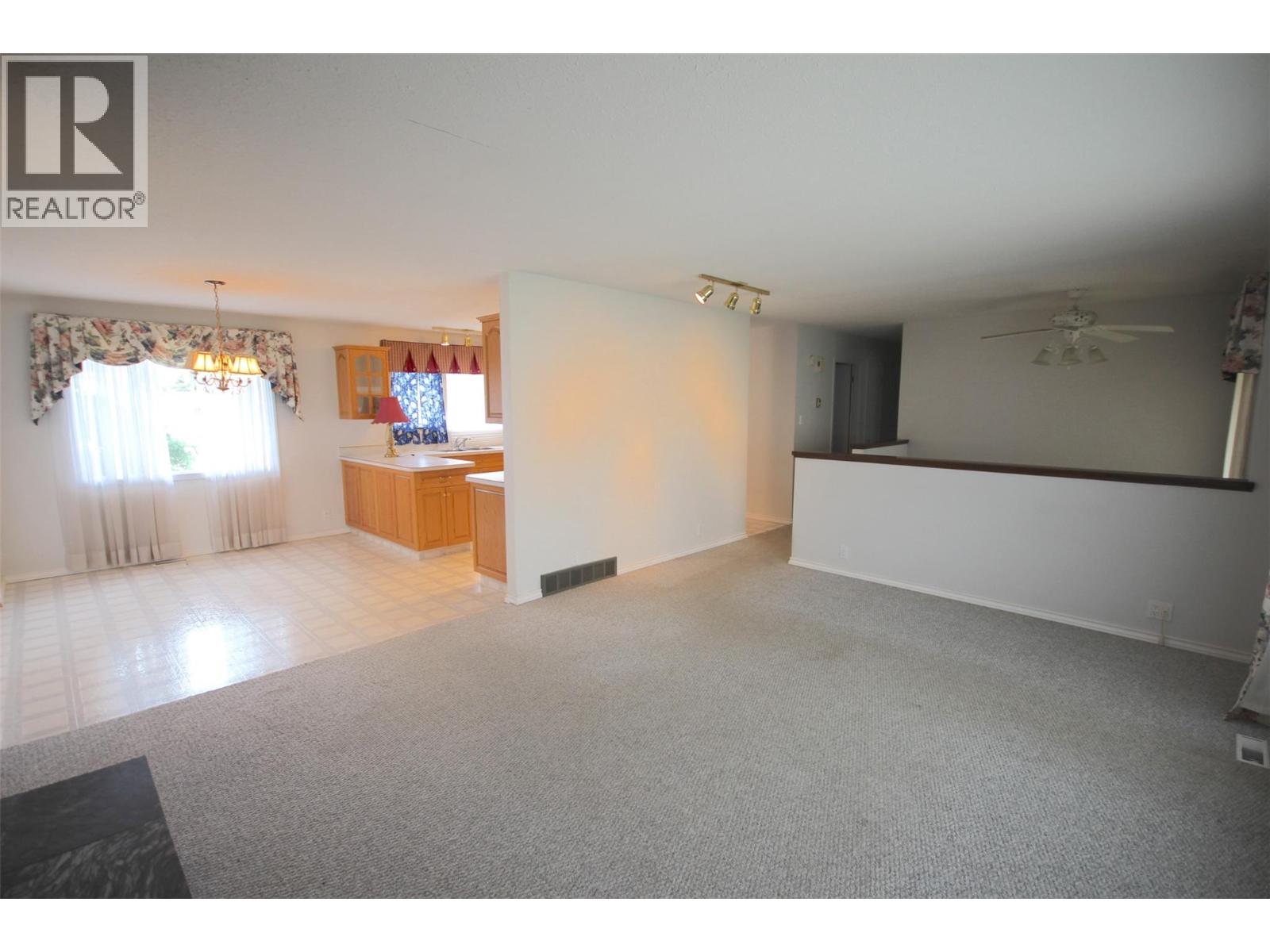 11136 Parkview Drive, Dawson Creek, British Columbia  V1G 4A3 - Photo 11 - 10395835