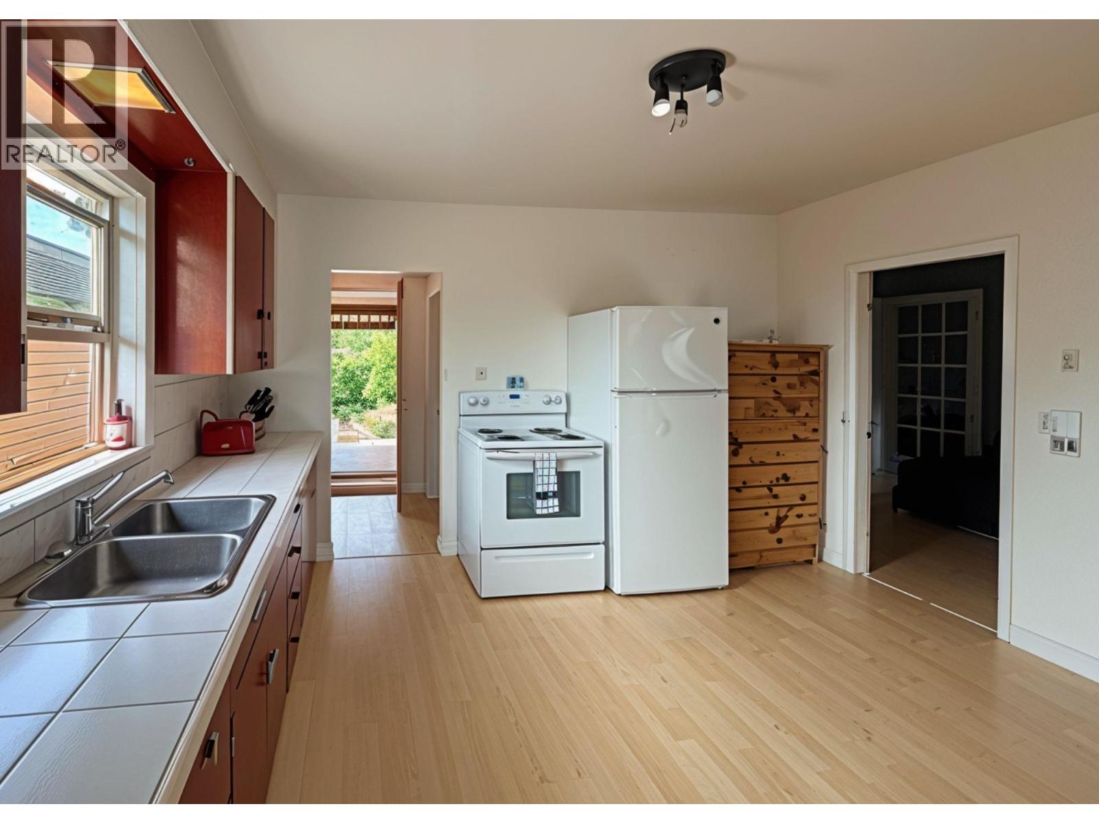 8004 89th Street, Osoyoos, British Columbia  V0H 1T1 - Photo 12 - 10395557