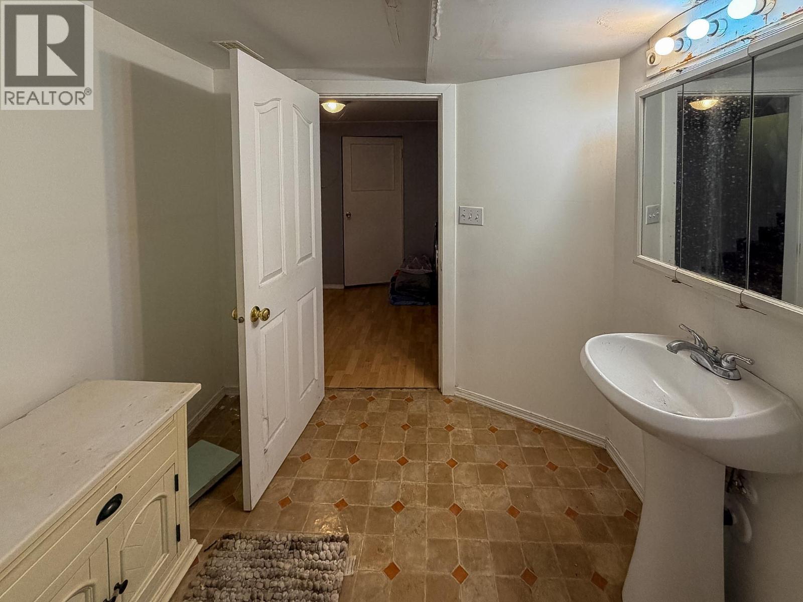 8004 89th Street, Osoyoos, British Columbia  V0H 1T1 - Photo 27 - 10395557