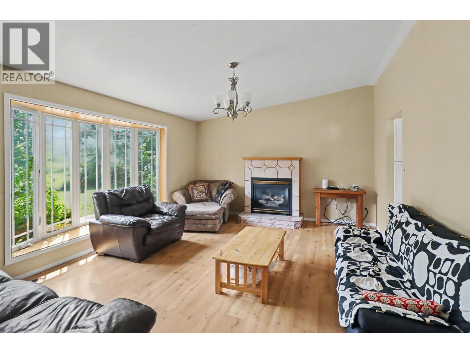 4055 Victoria Road, Grand Forks, British Columbia  V0H 1H5 - Photo 2 - 10395473