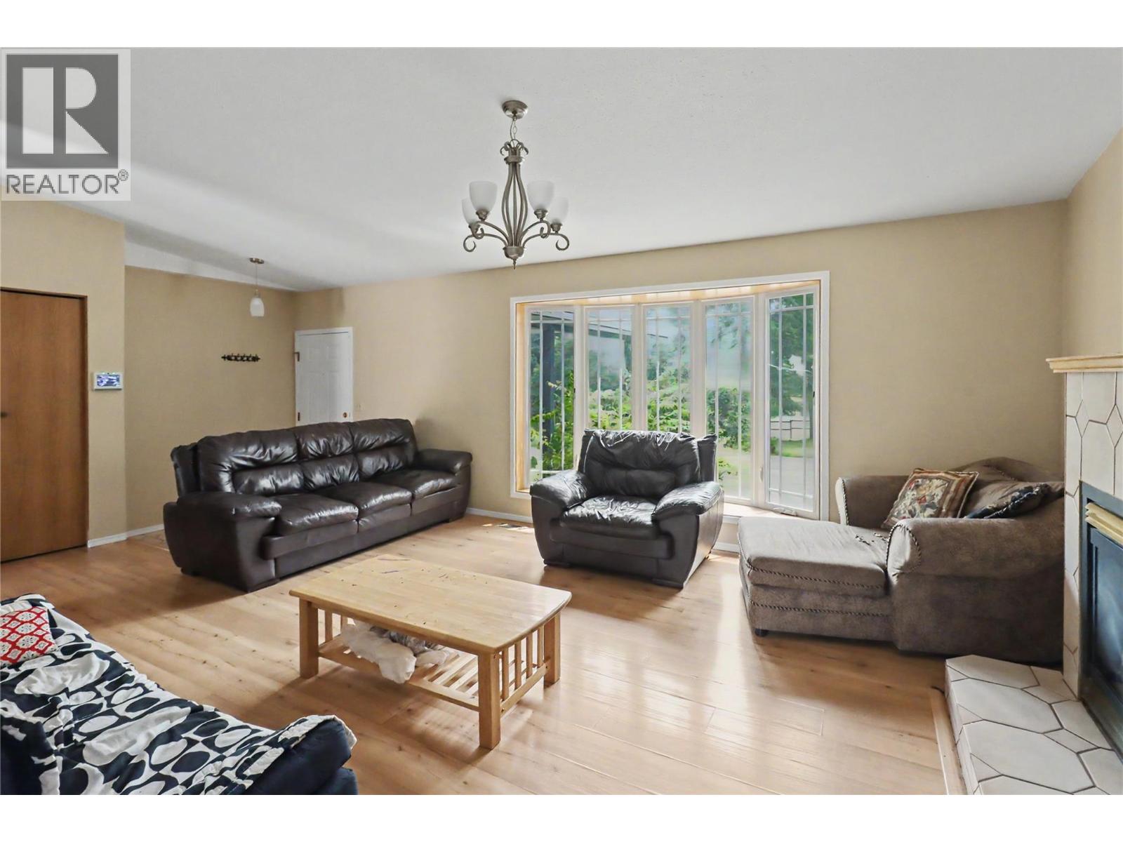4055 Victoria Road, Grand Forks, British Columbia  V0H 1H5 - Photo 3 - 10395473