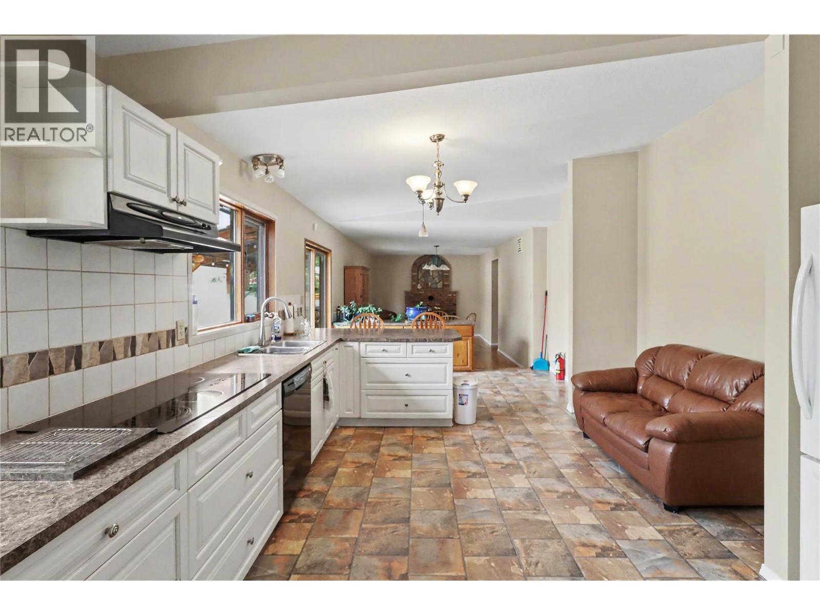 4055 Victoria Road, Grand Forks, British Columbia  V0H 1H5 - Photo 6 - 10395473