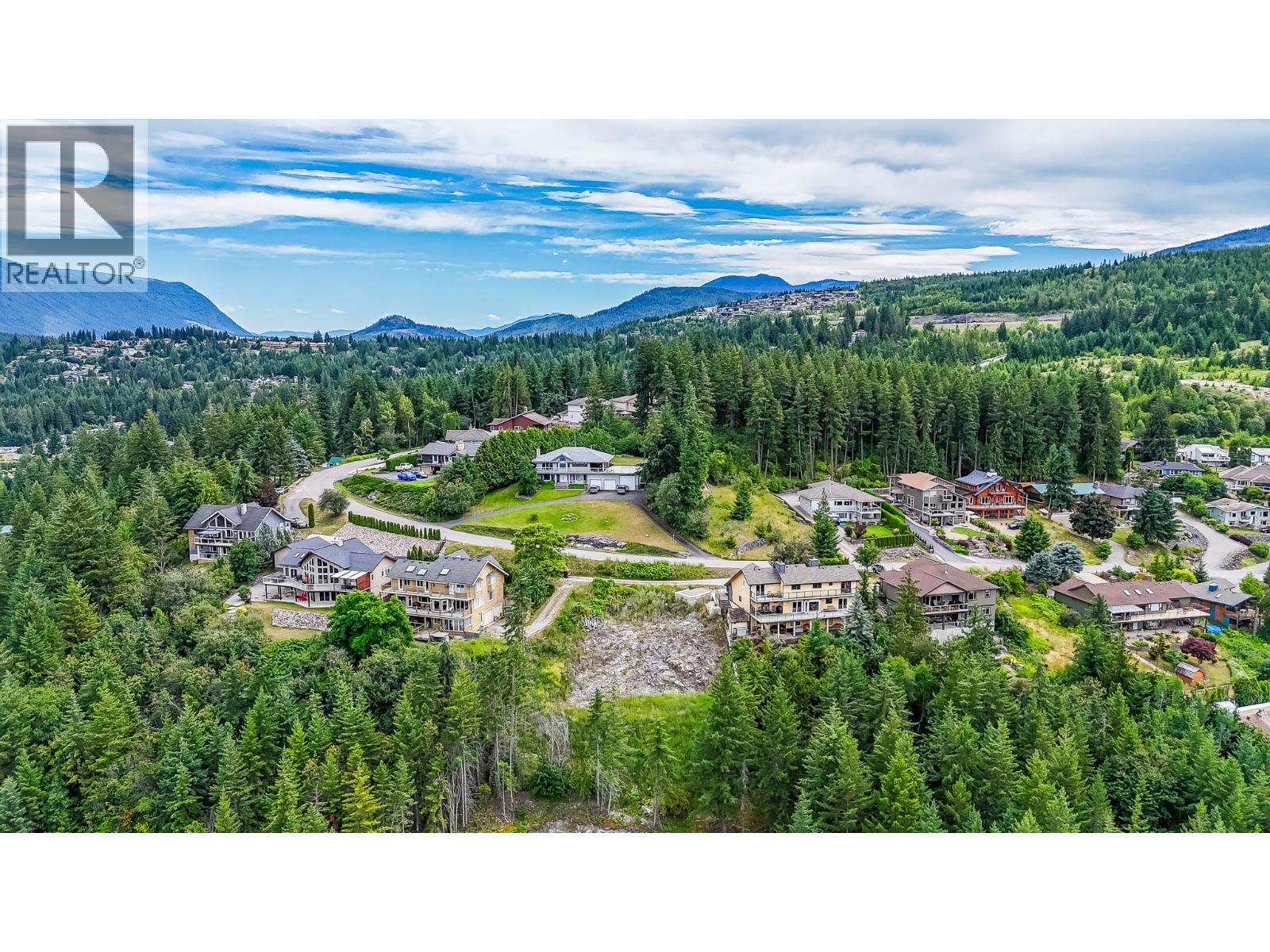 2361 Mount Tuam Crescent, Sorrento, British Columbia  V0E 2W2 - Photo 1 - 10395845