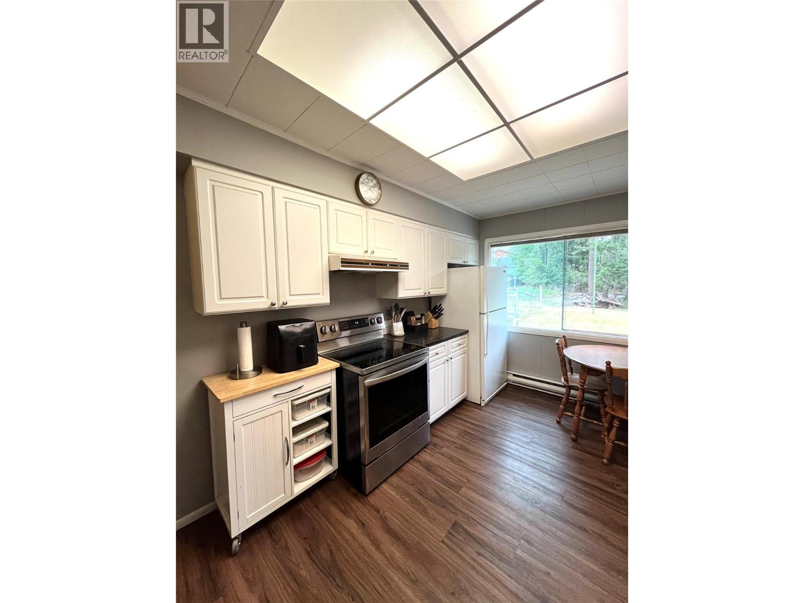 807 23 Highway N, Nakusp, British Columbia  V0G 1R0 - Photo 13 - 10395767