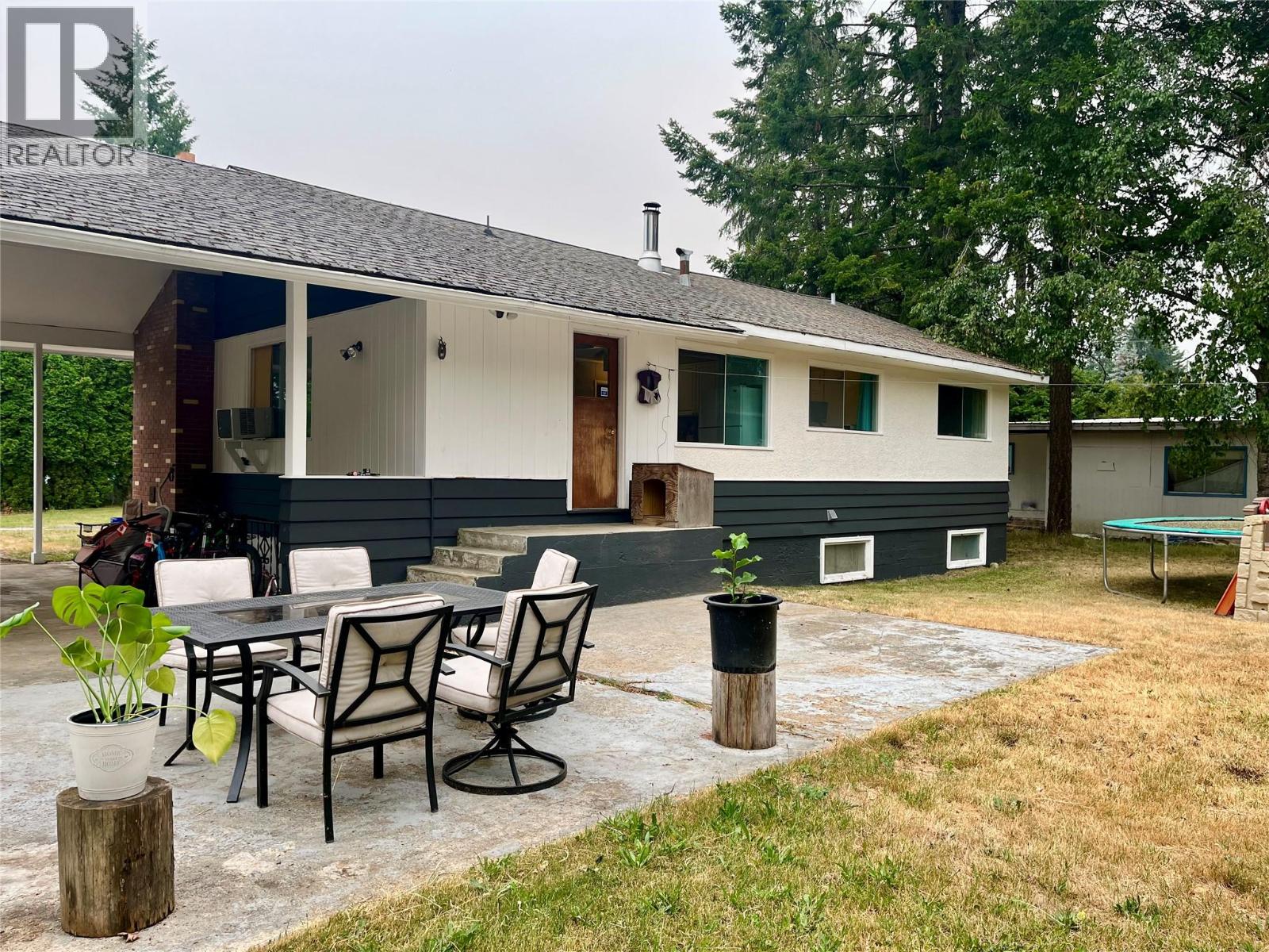 807 23 Highway N, Nakusp, British Columbia  V0G 1R0 - Photo 3 - 10395767