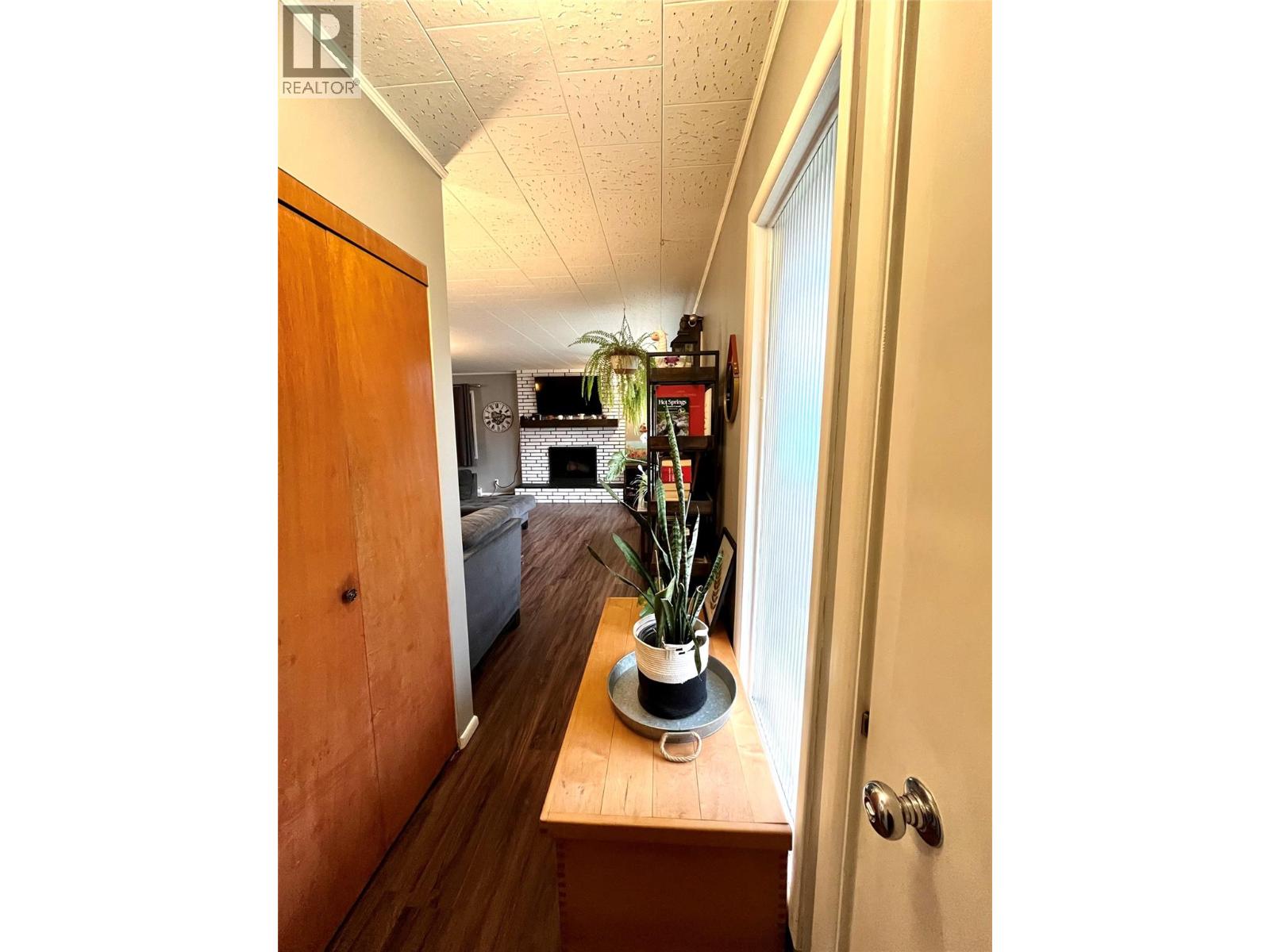807 23 Highway N, Nakusp, British Columbia  V0G 1R0 - Photo 6 - 10395767
