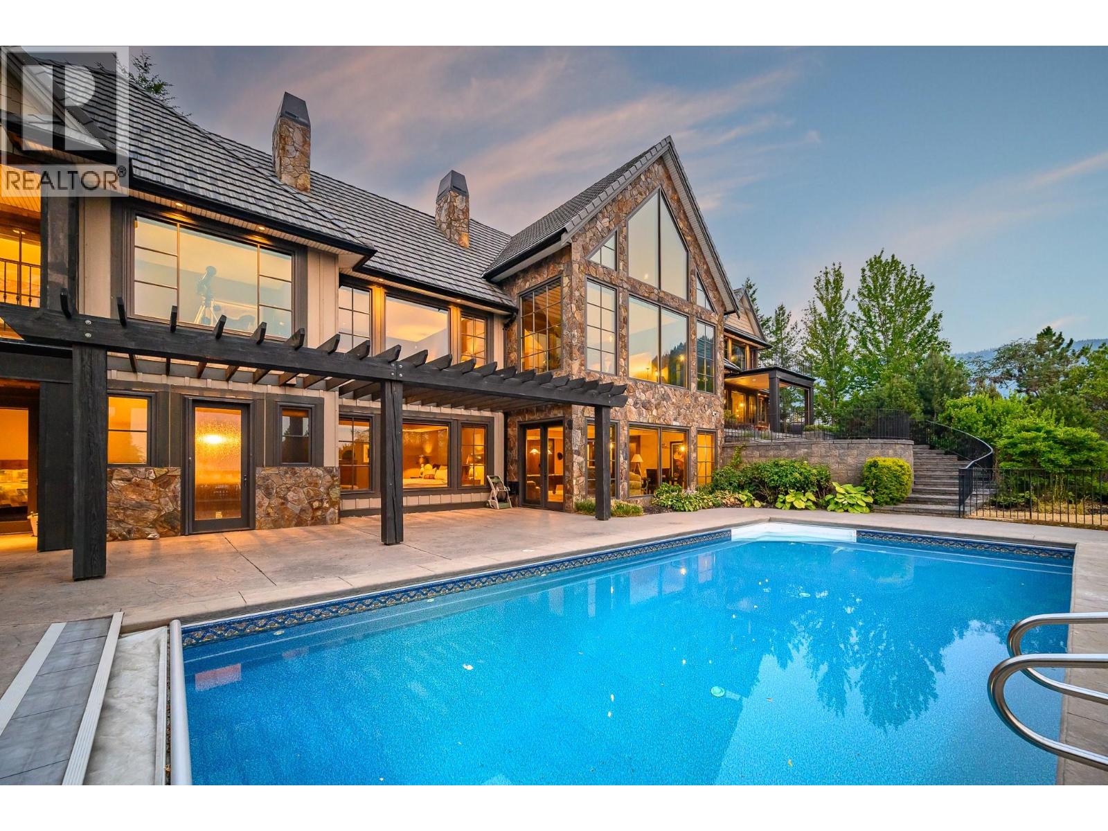 3006 Coachwood Crescent, Coldstream, British Columbia  V1B 3Y4 - Photo 2 - 10395186