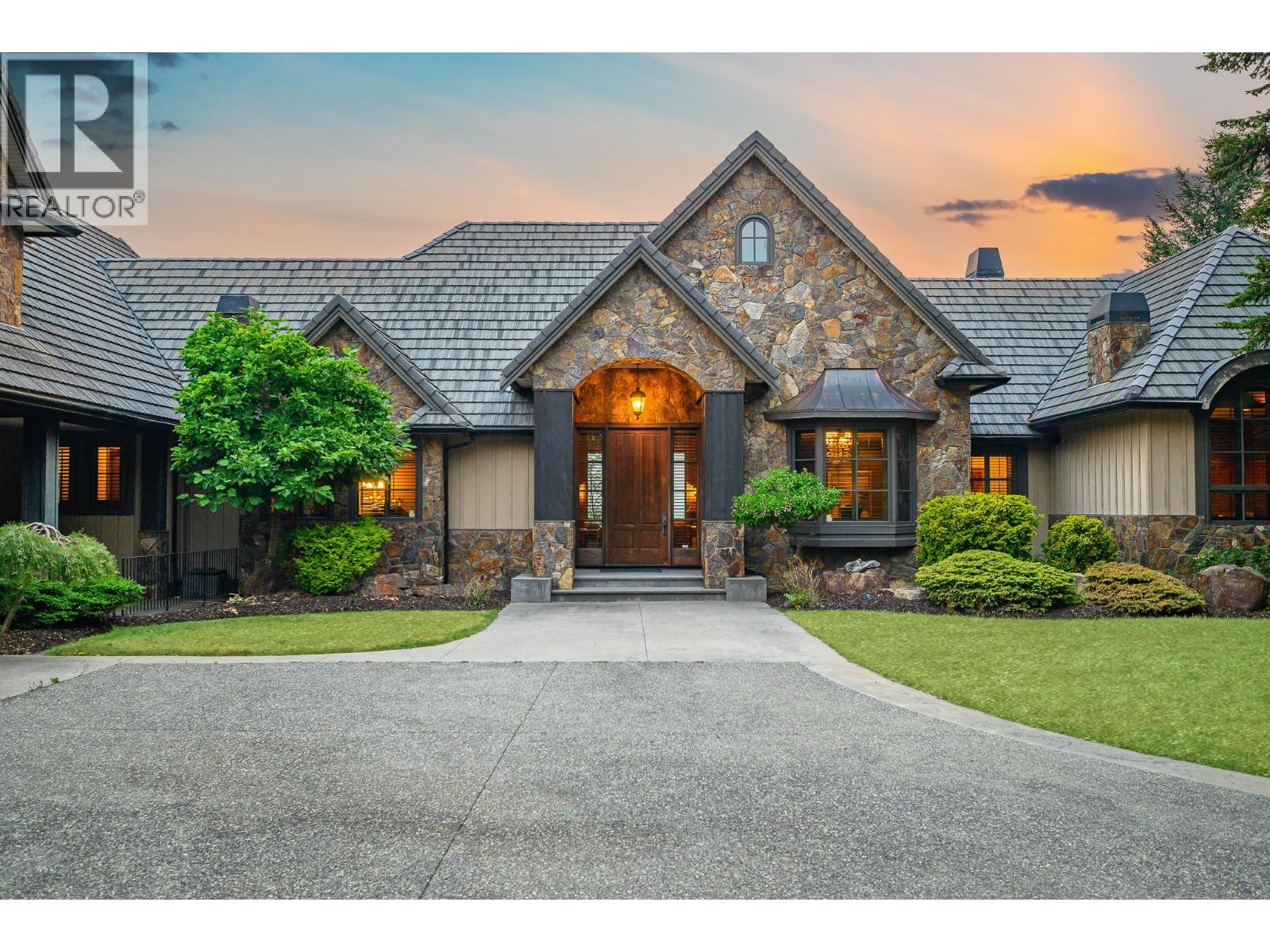 3006 Coachwood Crescent, Coldstream, British Columbia  V1B 3Y4 - Photo 6 - 10395186
