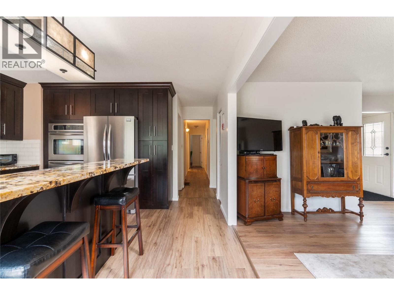 1961 16 Street Ne, Salmon Arm, British Columbia  V1E 3Z8 - Photo 11 - 10395440