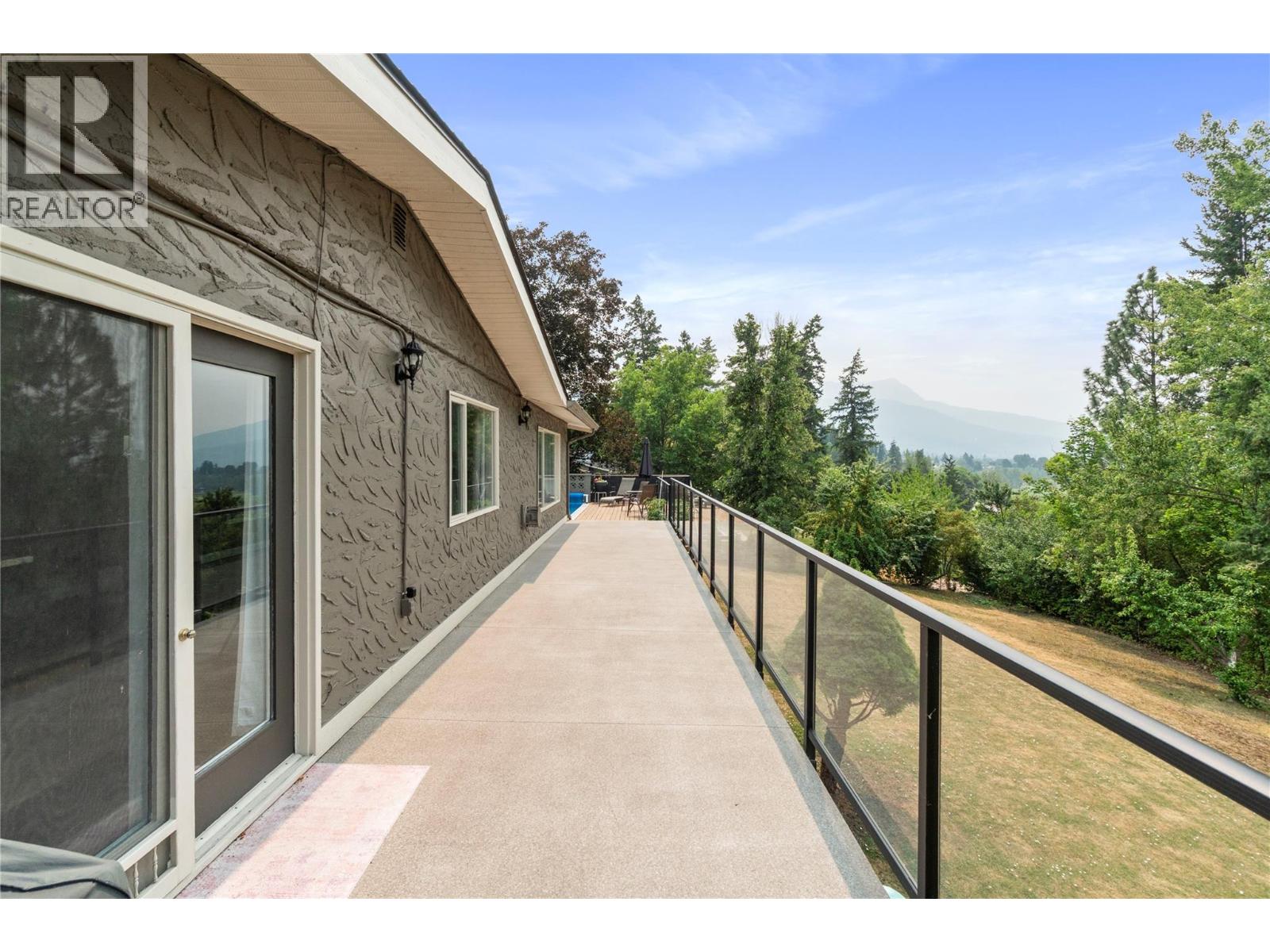 1961 16 Street Ne, Salmon Arm, British Columbia  V1E 3Z8 - Photo 38 - 10395440