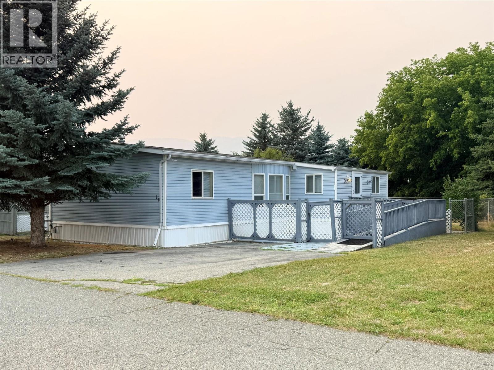 7225 Boundary Drive Unit# 10, Grand Forks, British Columbia  V0H 1H0 - Photo 1 - 10395848