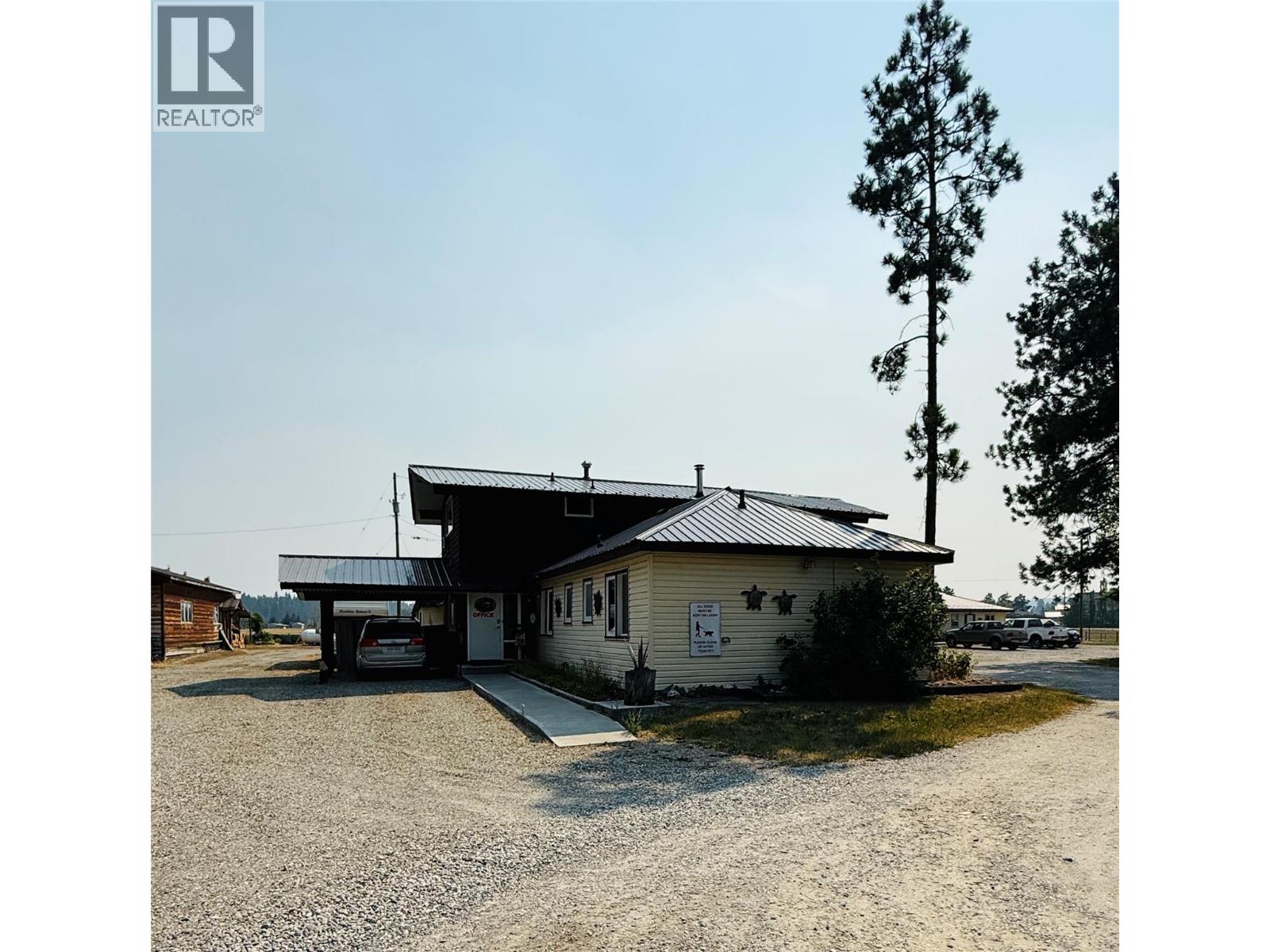 6532 Wasa Lake Park Drive, Wasa, British Columbia  V0B 2K0 - Photo 10 - 10395436