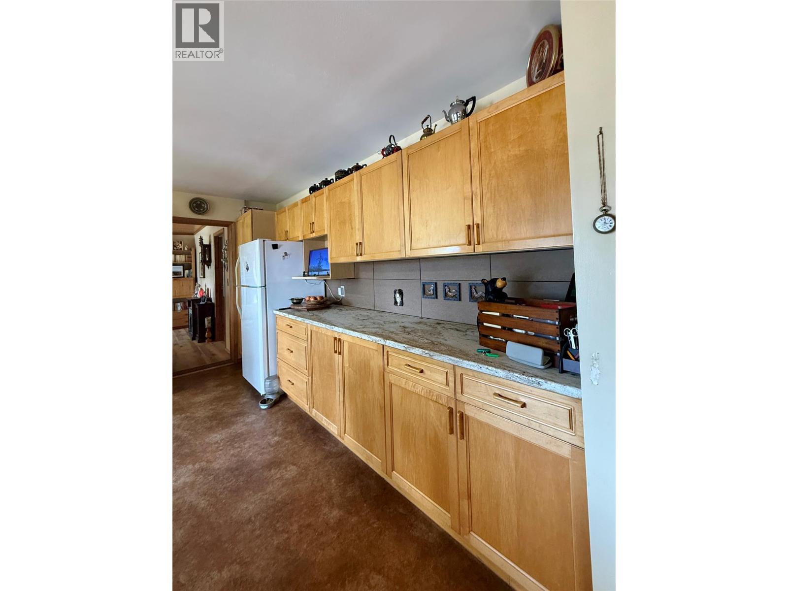 6532 Wasa Lake Park Drive, Wasa, British Columbia  V0B 2K0 - Photo 15 - 10395436