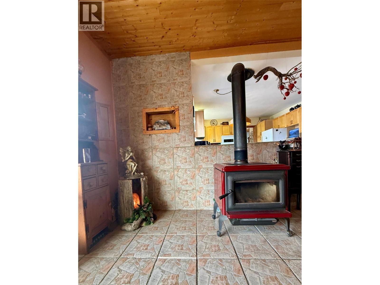 6532 Wasa Lake Park Drive, Wasa, British Columbia  V0B 2K0 - Photo 24 - 10395436