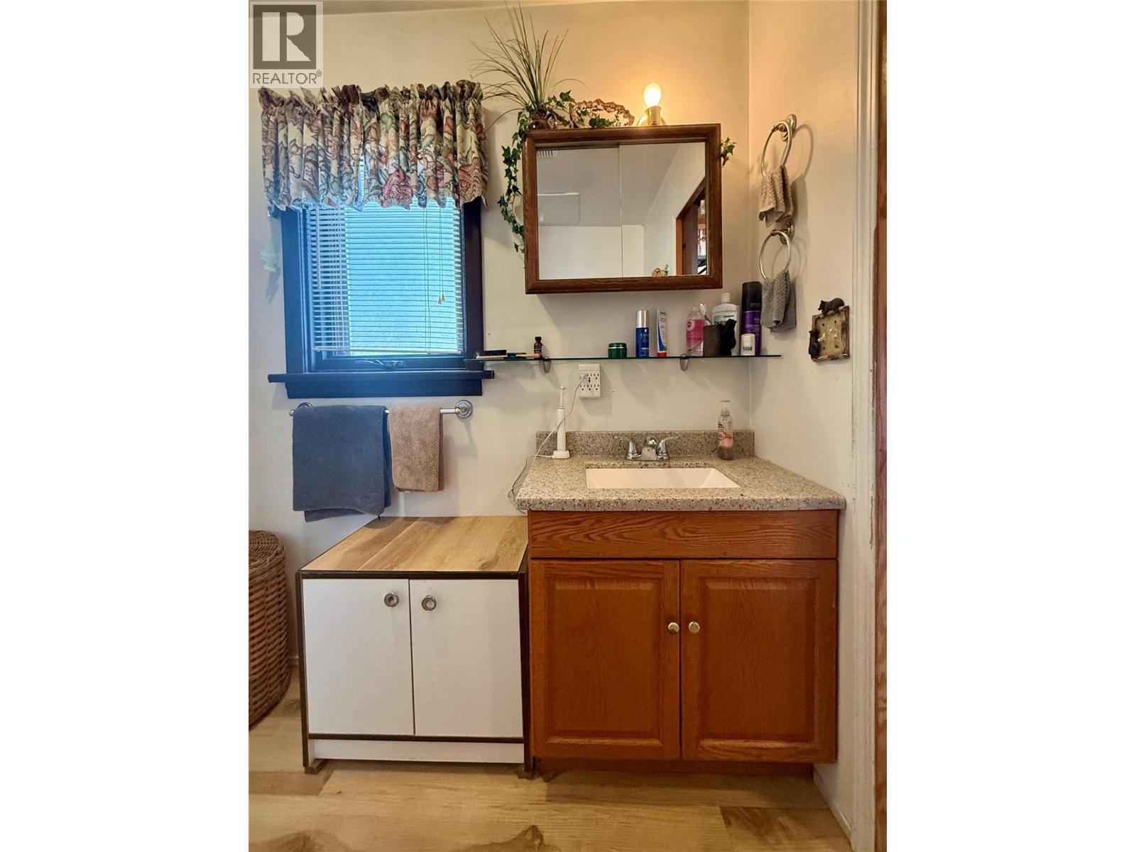 6532 Wasa Lake Park Drive, Wasa, British Columbia  V0B 2K0 - Photo 29 - 10395436