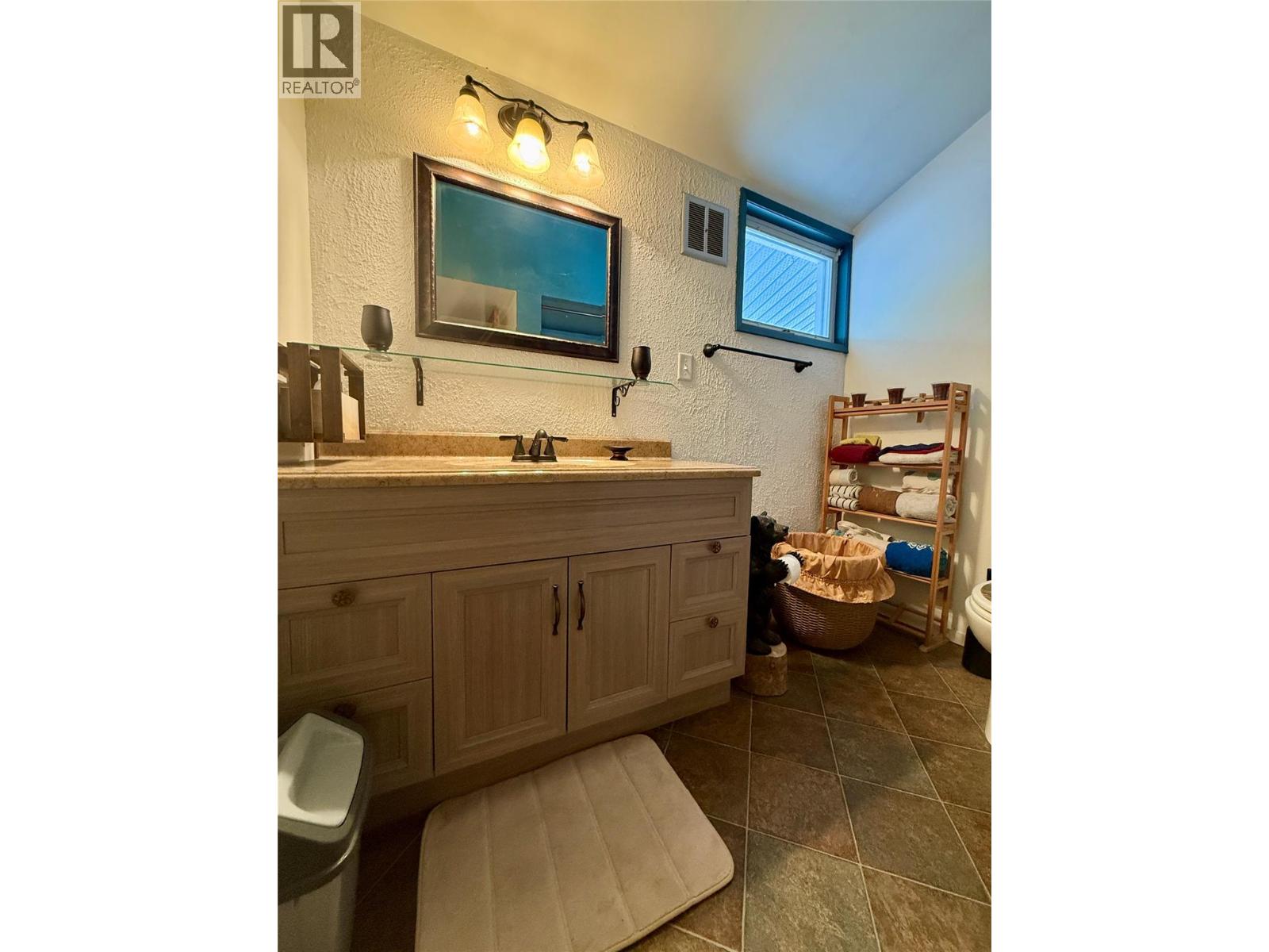 6532 Wasa Lake Park Drive, Wasa, British Columbia  V0B 2K0 - Photo 34 - 10395436