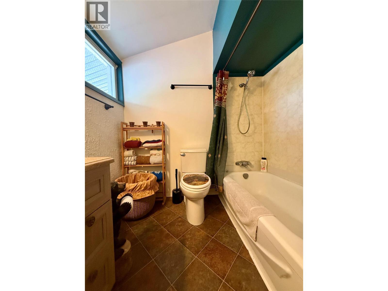 6532 Wasa Lake Park Drive, Wasa, British Columbia  V0B 2K0 - Photo 35 - 10395436