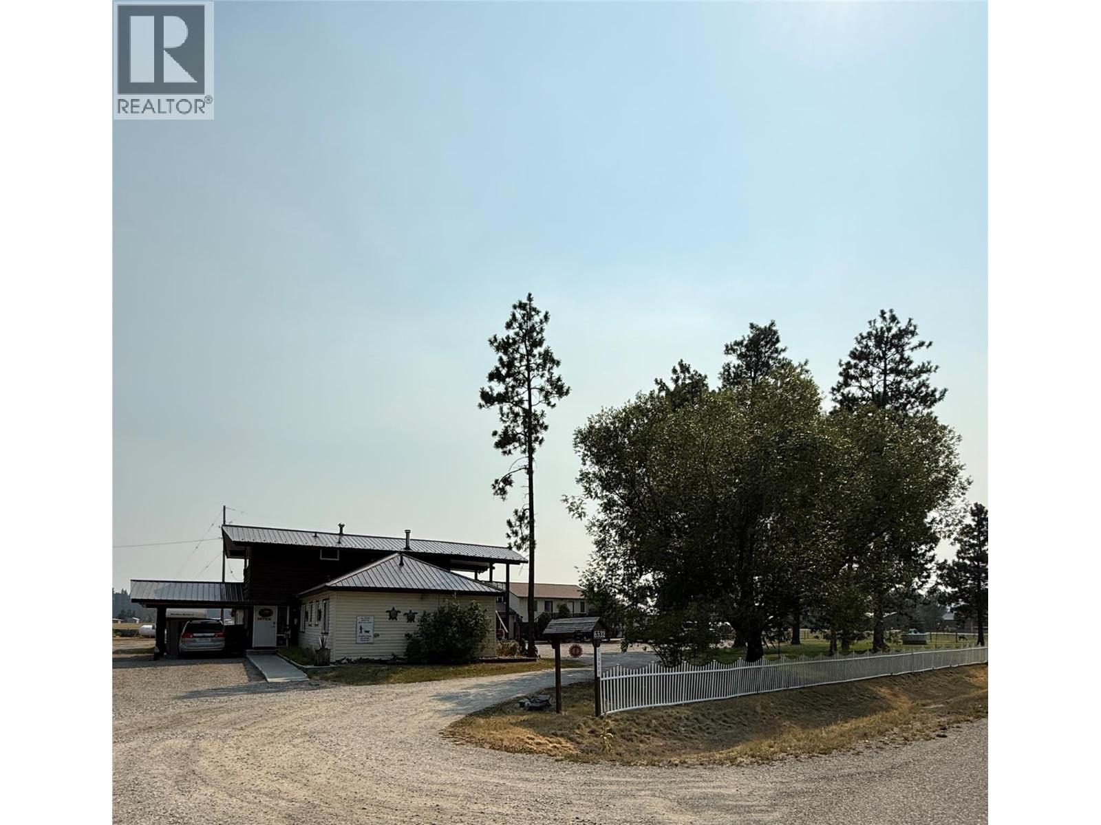 6532 Wasa Lake Park Drive, Wasa, British Columbia  V0B 2K0 - Photo 41 - 10395436