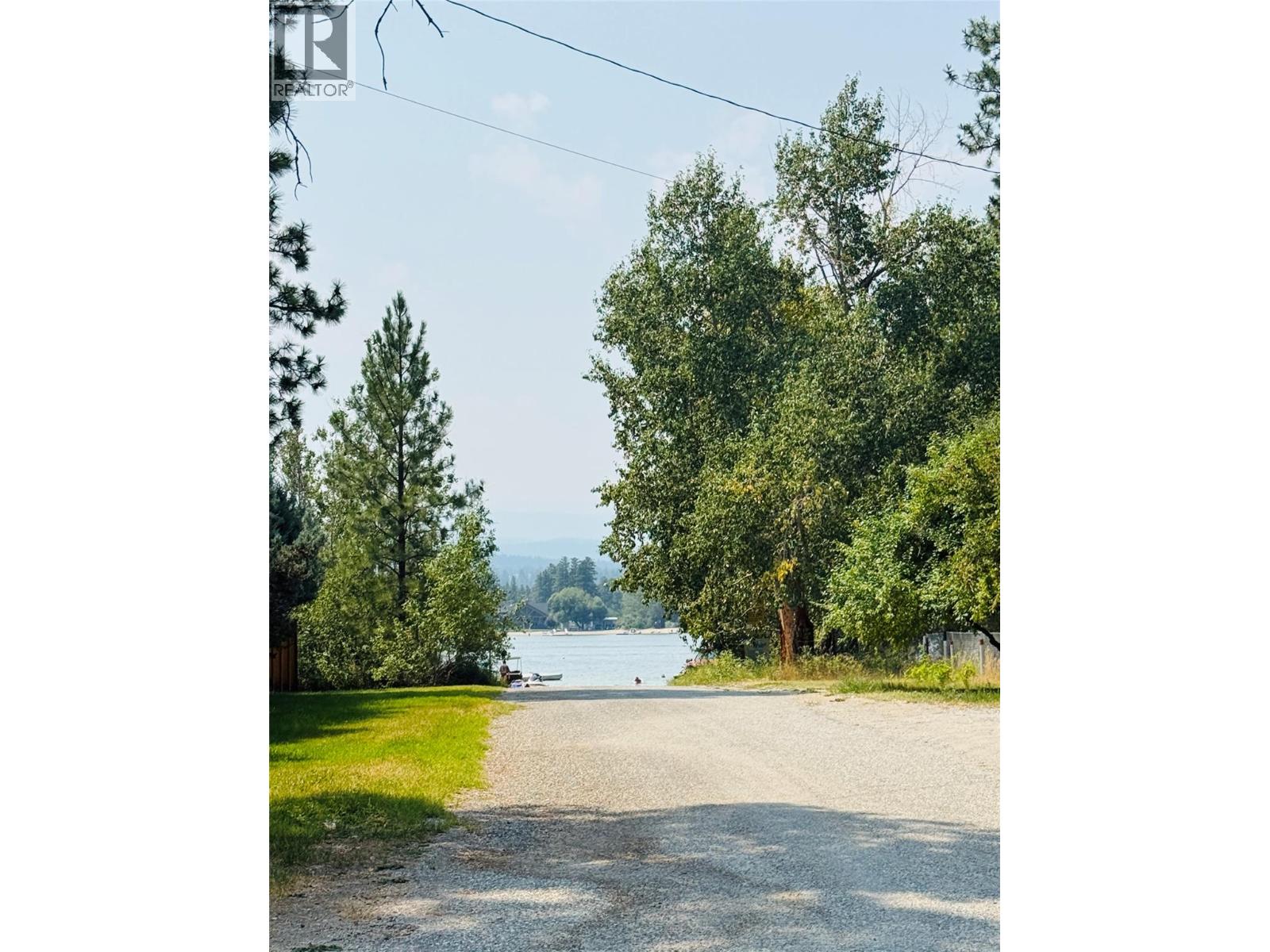 6532 Wasa Lake Park Drive, Wasa, British Columbia  V0B 2K0 - Photo 9 - 10395436