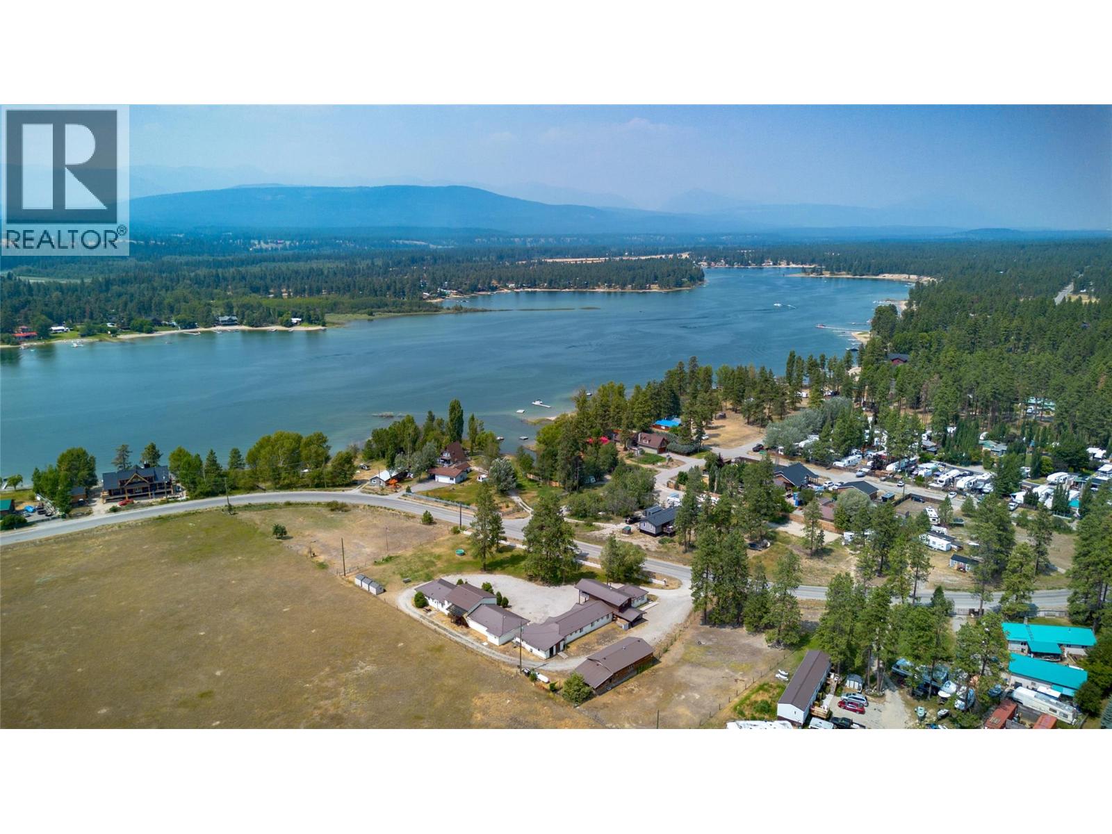 6532 Wasa Lake Park Drive, Wasa, British Columbia  V0B 2K0 - Photo 5 - 10395311