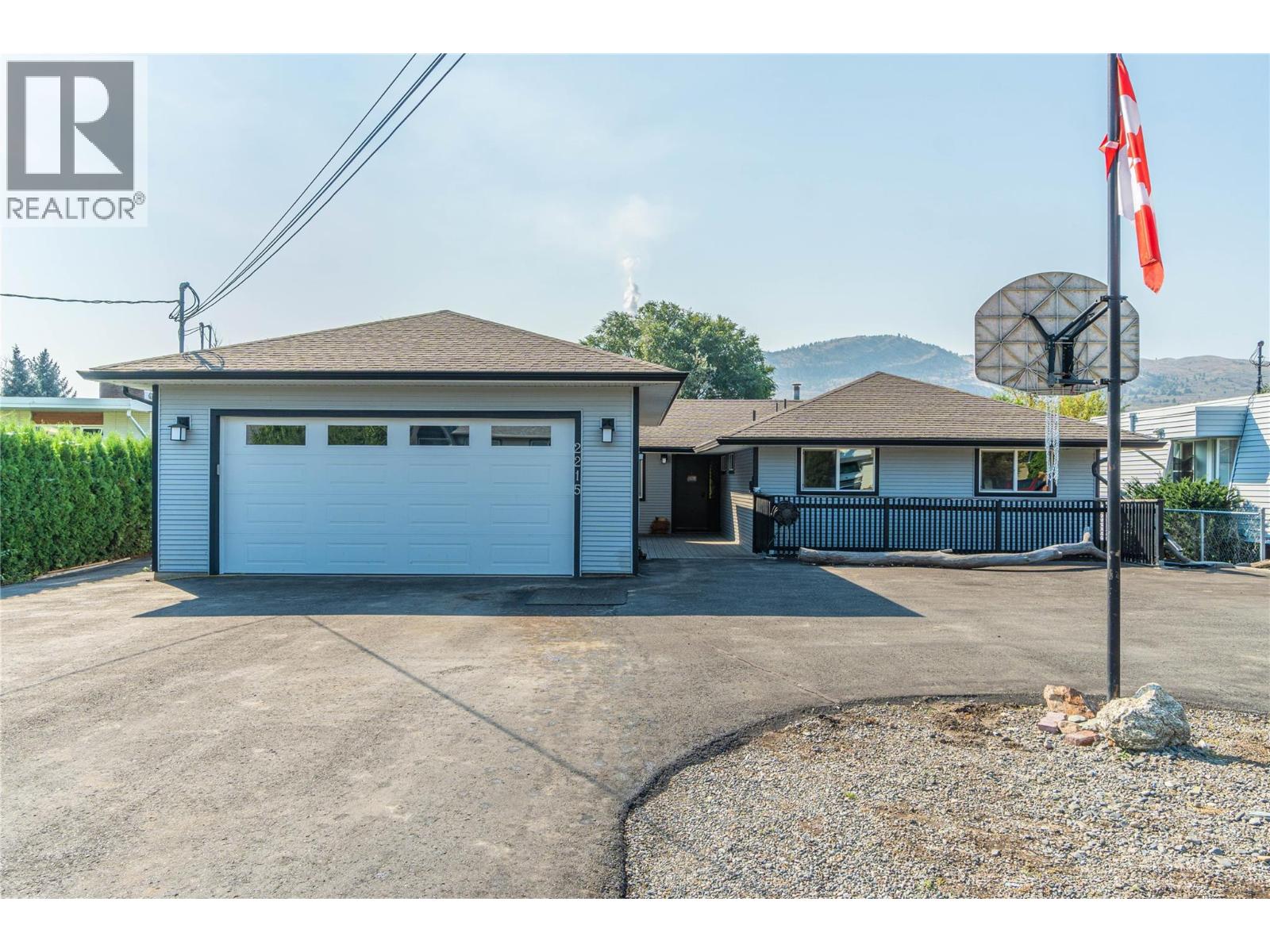 2215 Barbara Avenue, Kamloops, British Columbia  V2B 4J4 - Photo 1 - 10395881