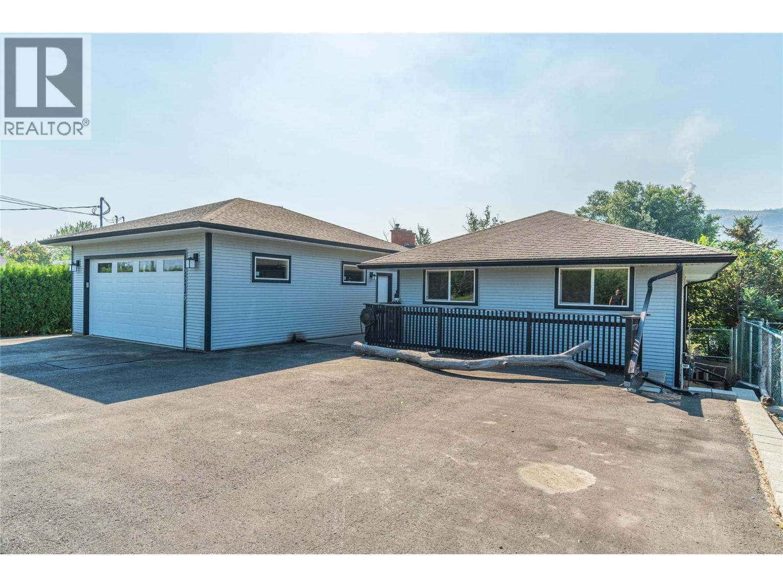 2215 Barbara Avenue, Kamloops, British Columbia  V2B 4J4 - Photo 10 - 10395881