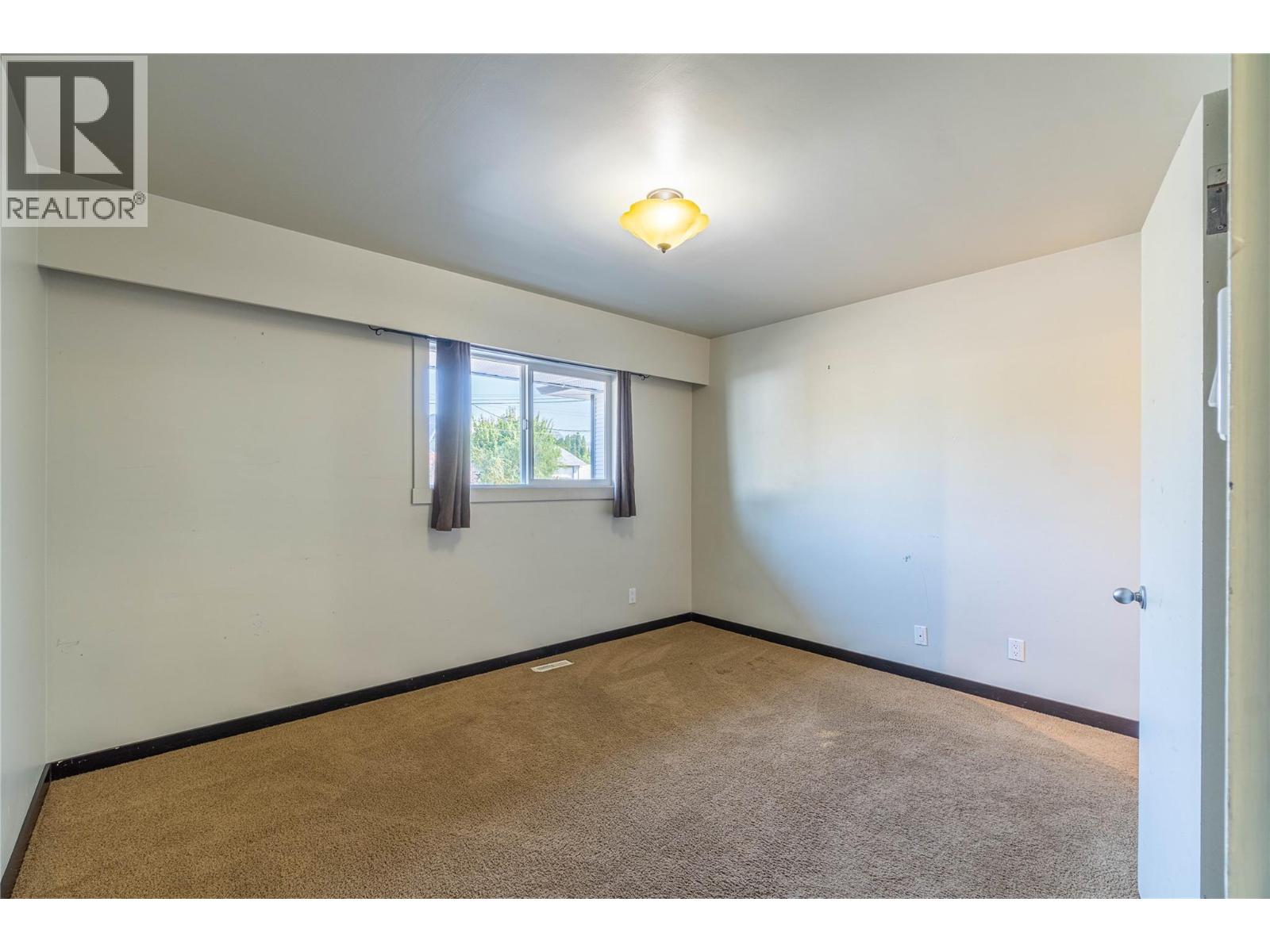 2215 Barbara Avenue, Kamloops, British Columbia  V2B 4J4 - Photo 25 - 10395881
