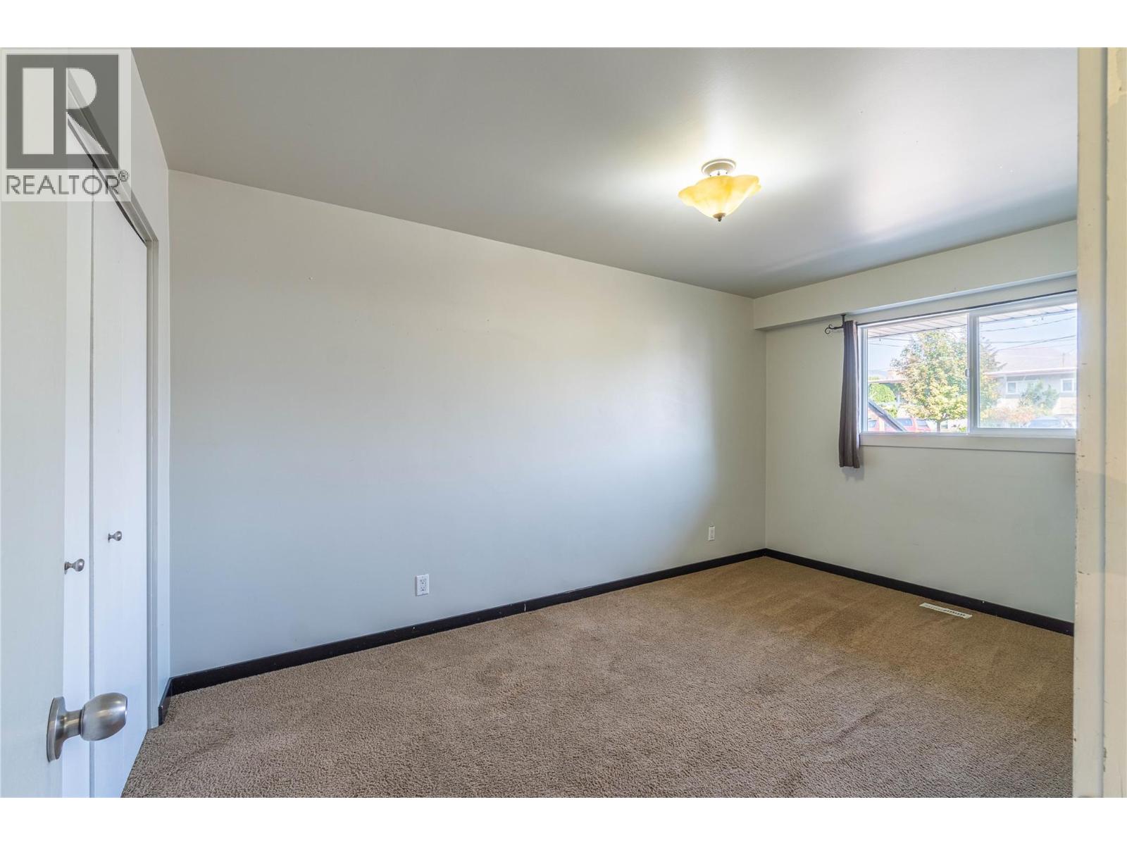 2215 Barbara Avenue, Kamloops, British Columbia  V2B 4J4 - Photo 29 - 10395881