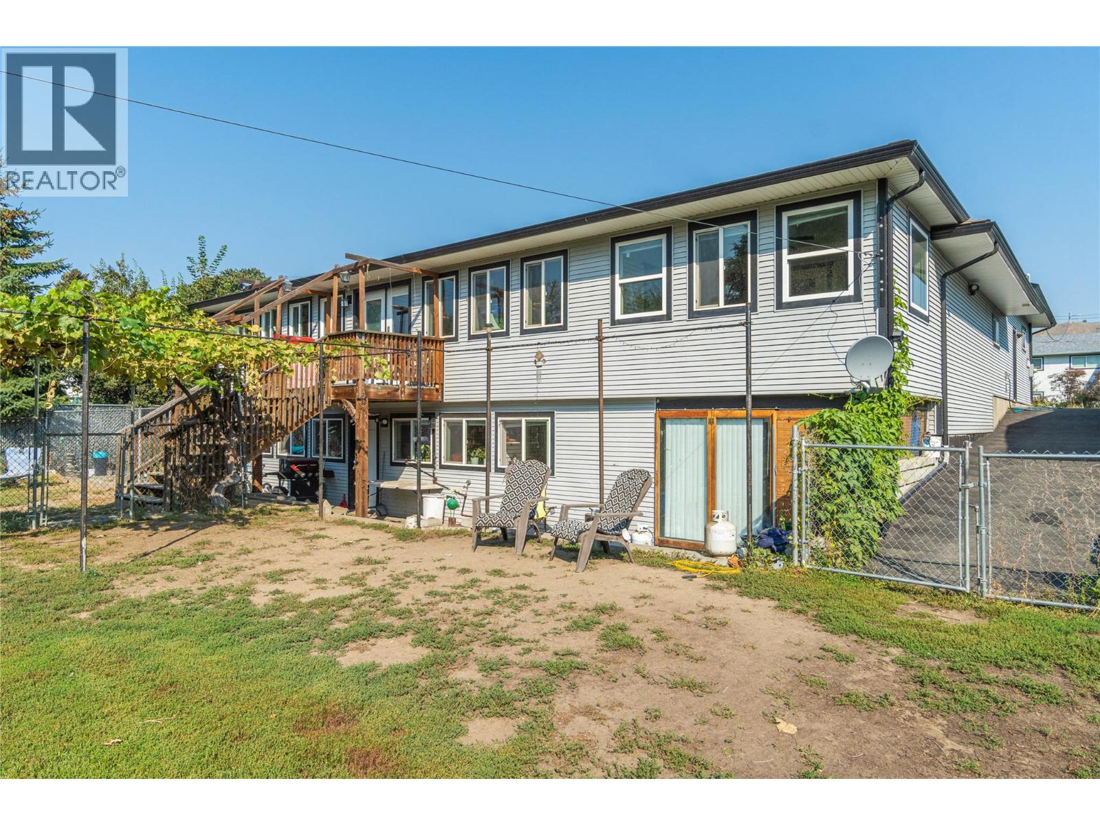 2215 Barbara Avenue, Kamloops, British Columbia  V2B 4J4 - Photo 3 - 10395881