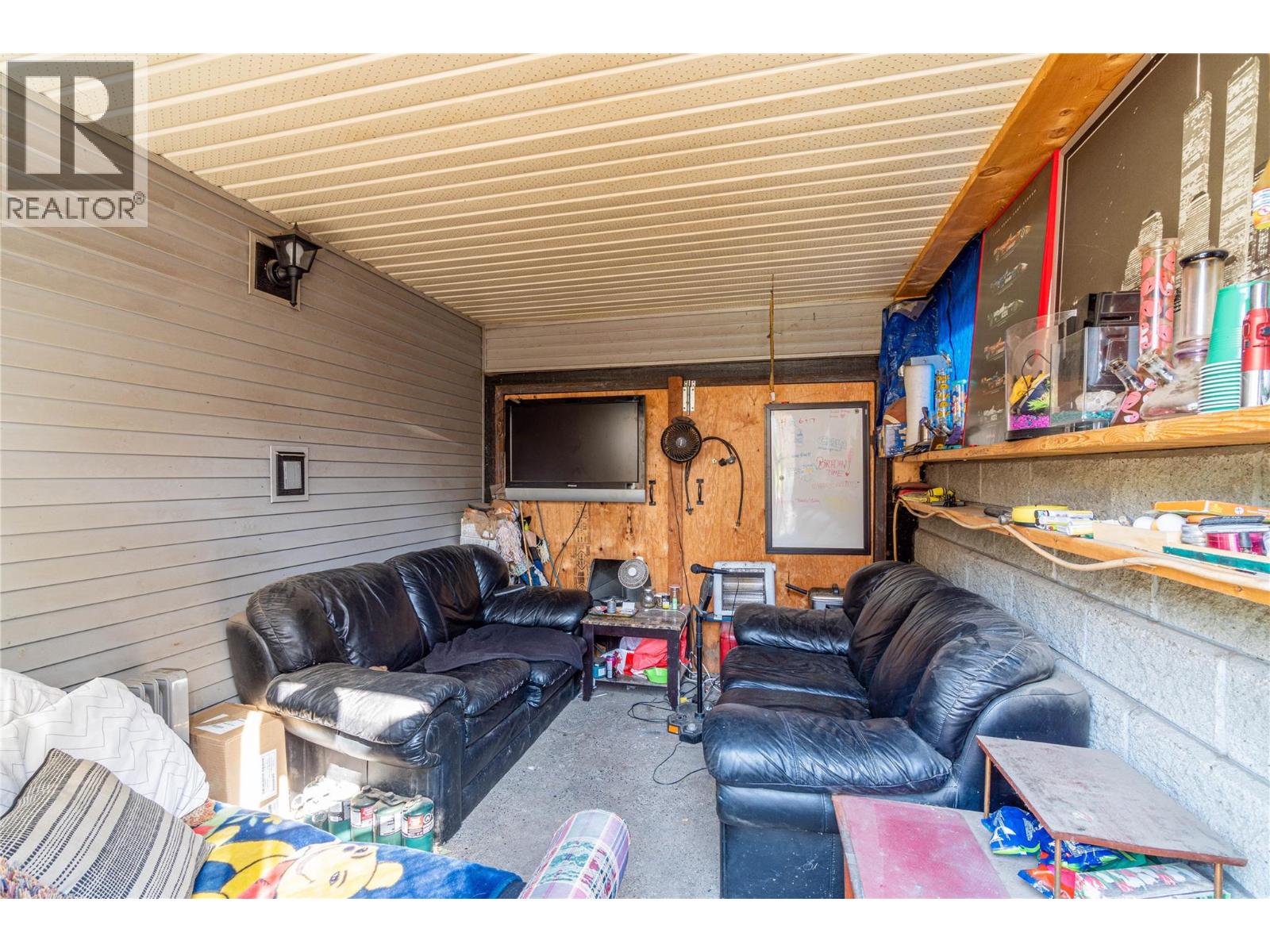 2215 Barbara Avenue, Kamloops, British Columbia  V2B 4J4 - Photo 45 - 10395881