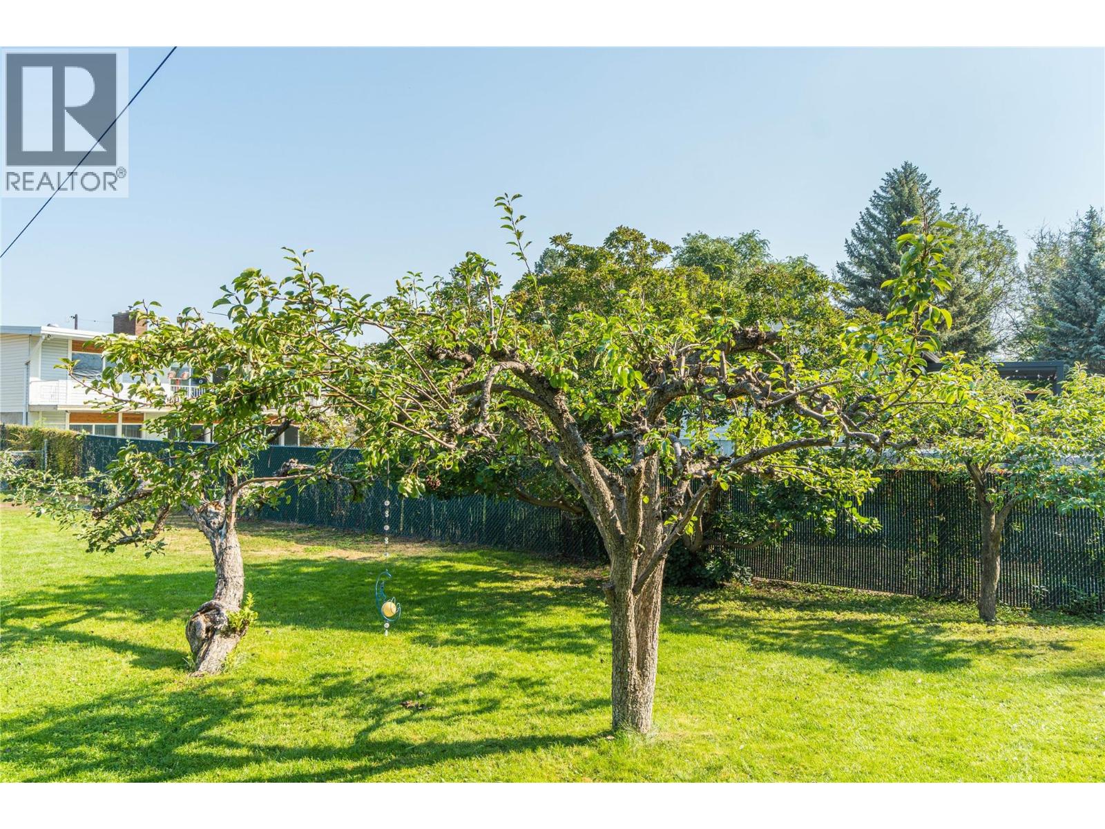 2215 Barbara Avenue, Kamloops, British Columbia  V2B 4J4 - Photo 57 - 10395881