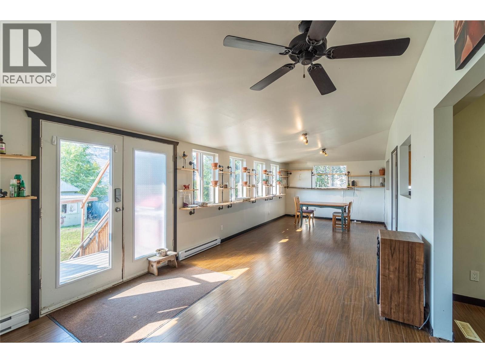 2215 Barbara Avenue, Kamloops, British Columbia  V2B 4J4 - Photo 6 - 10395881