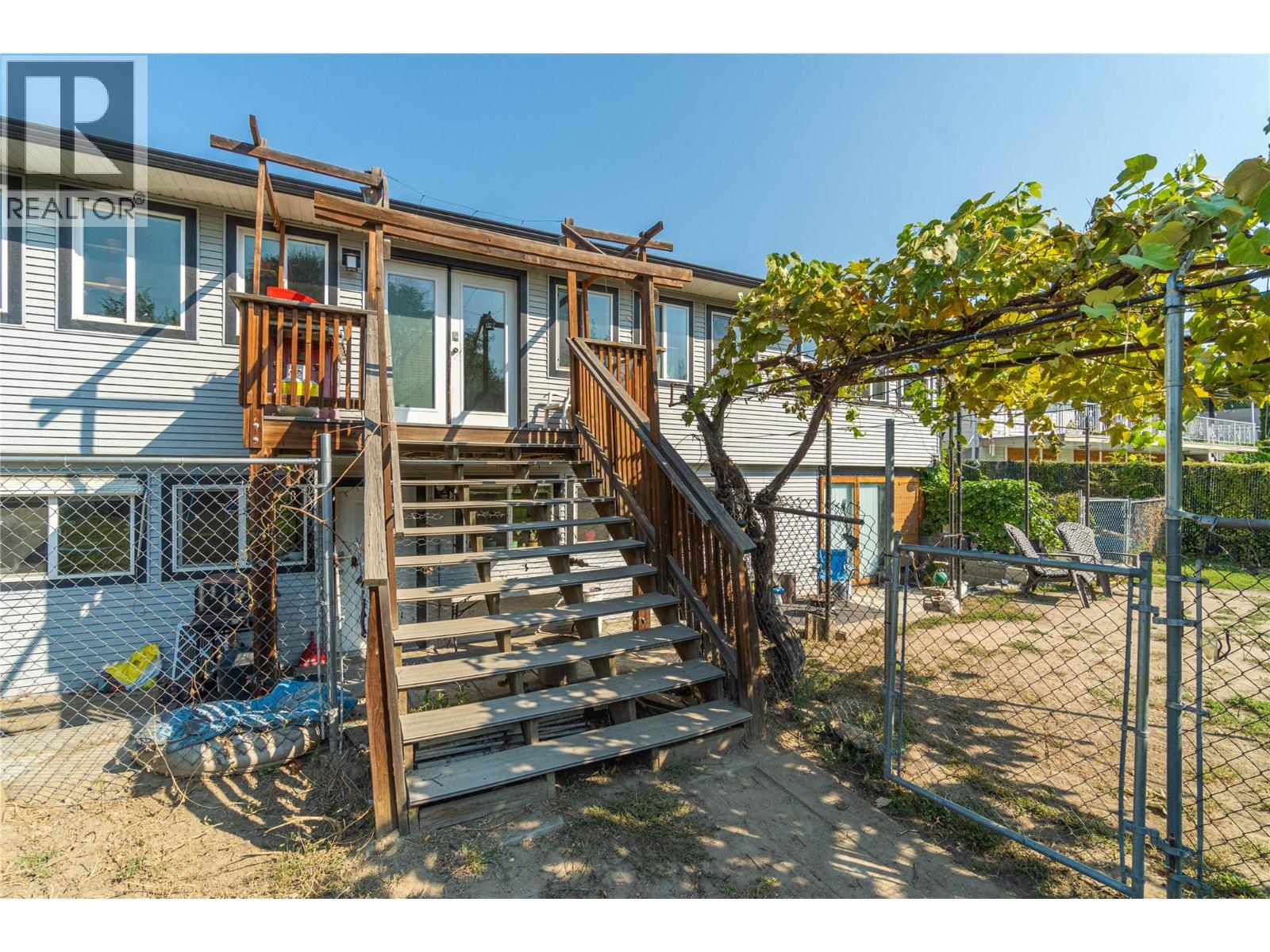2215 Barbara Avenue, Kamloops, British Columbia  V2B 4J4 - Photo 60 - 10395881