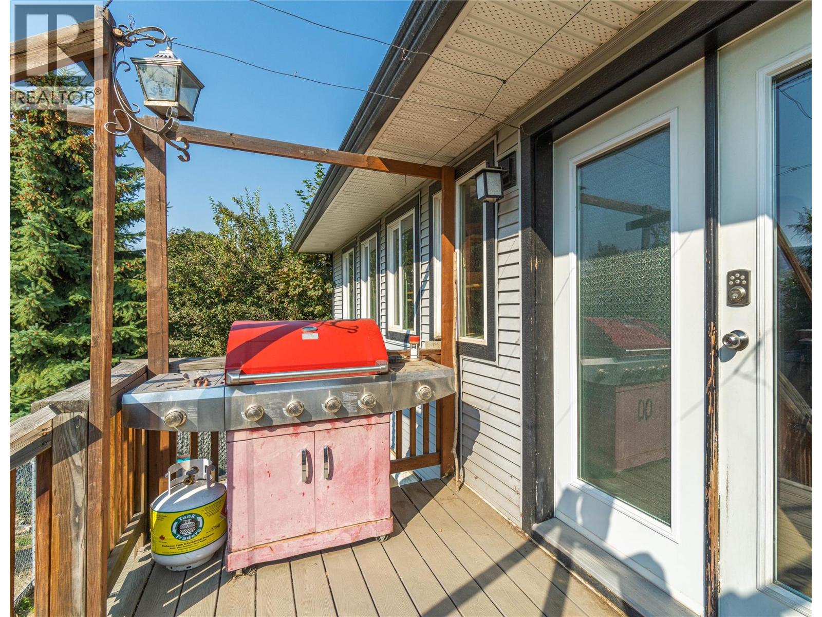 2215 Barbara Avenue, Kamloops, British Columbia  V2B 4J4 - Photo 61 - 10395881