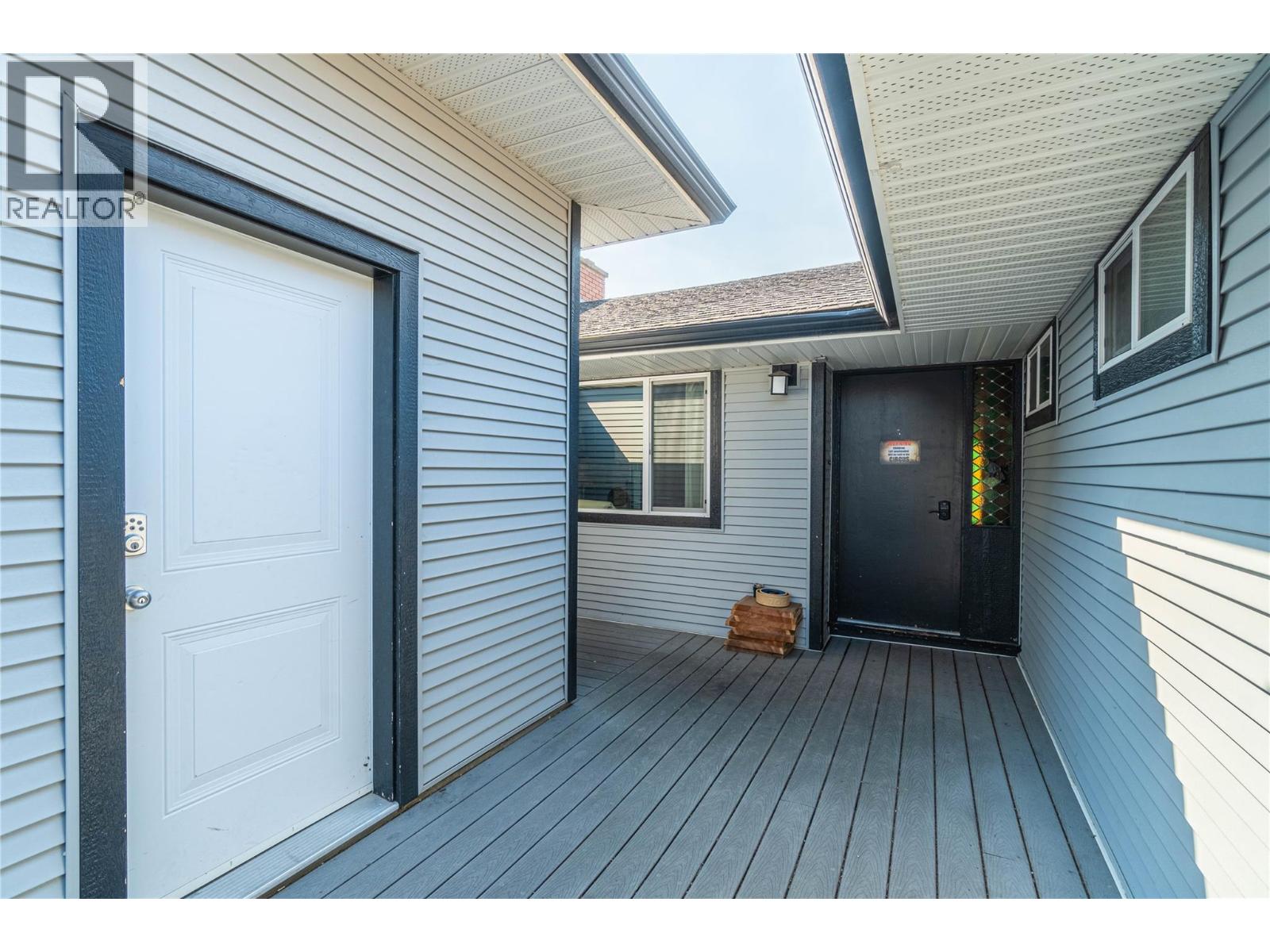 2215 Barbara Avenue, Kamloops, British Columbia  V2B 4J4 - Photo 67 - 10395881