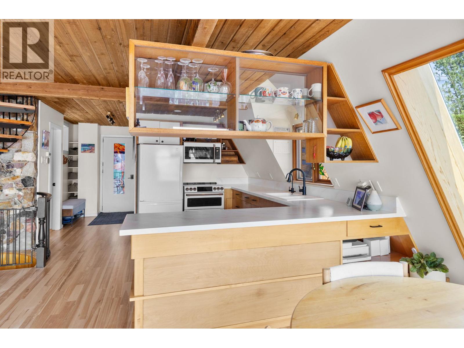 6431 Renfrew Road, Peachland, British Columbia  V0H 1X7 - Photo 11 - 10395876