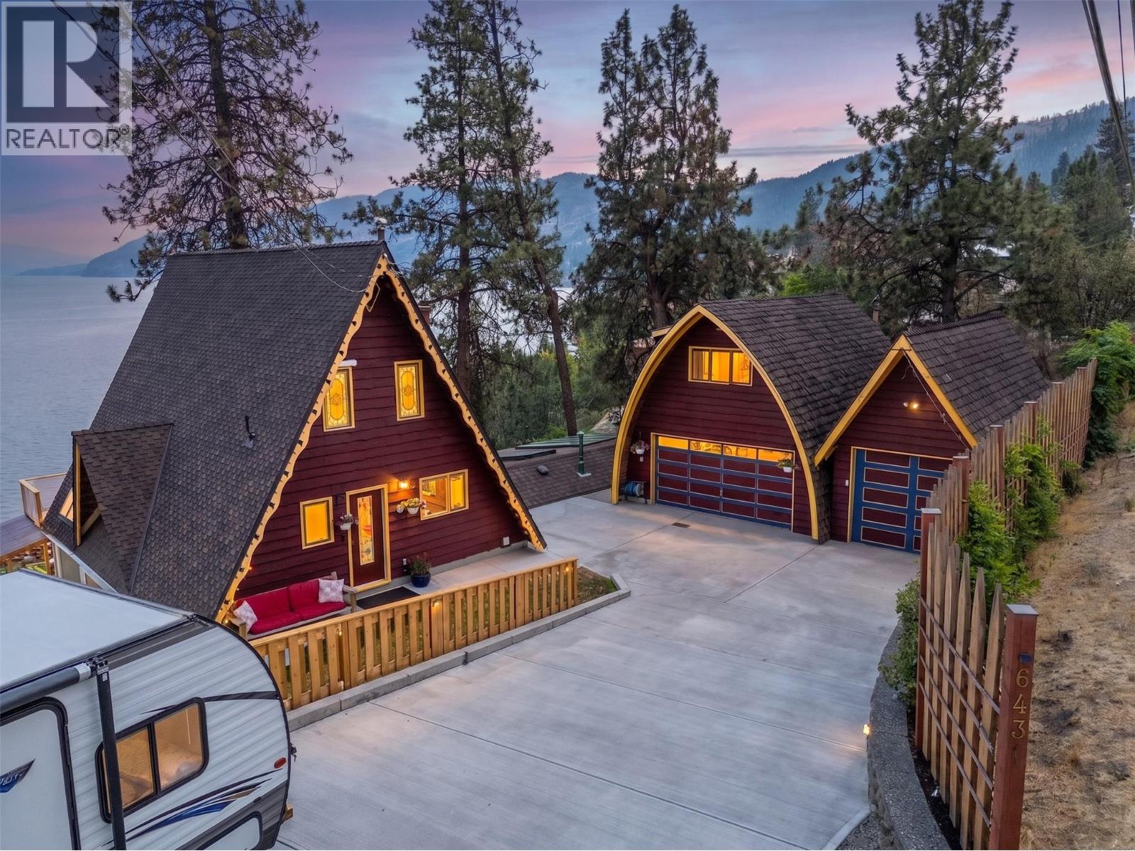 6431 Renfrew Road, Peachland, British Columbia  V0H 1X7 - Photo 2 - 10395876