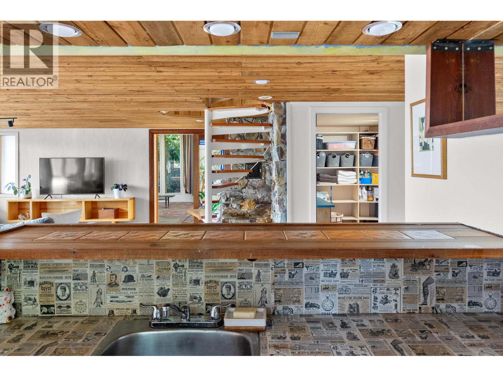 6431 Renfrew Road, Peachland, British Columbia  V0H 1X7 - Photo 34 - 10395876
