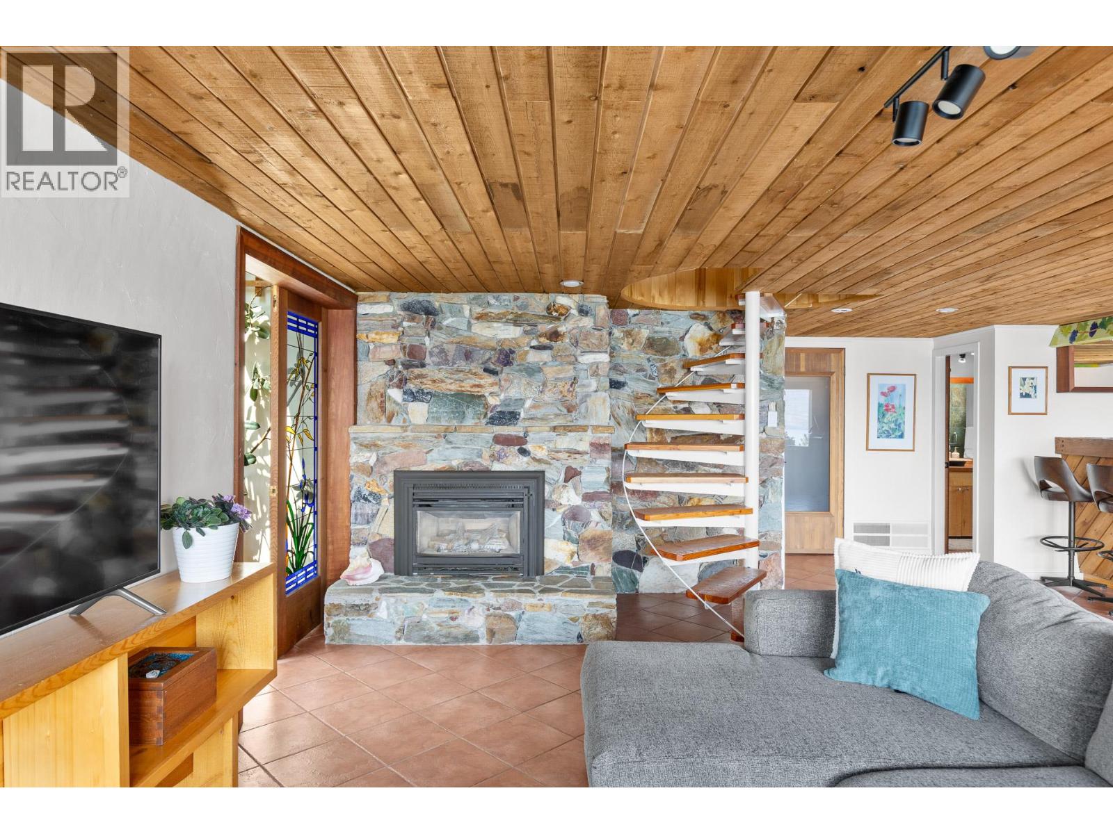 6431 Renfrew Road, Peachland, British Columbia  V0H 1X7 - Photo 37 - 10395876