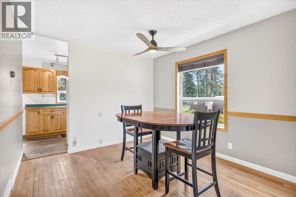 9878 Victoria Street, Fernie, British Columbia  V0B 1M5 - Photo 14 - 10395872