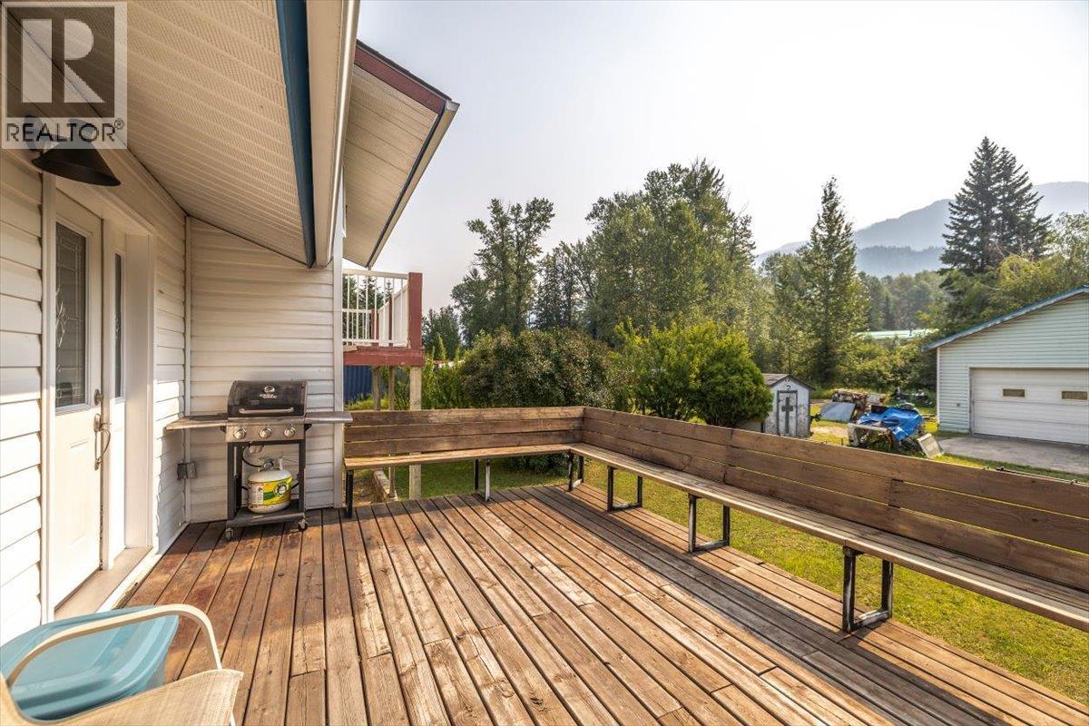 9878 Victoria Street, Fernie, British Columbia  V0B 1M5 - Photo 22 - 10395872