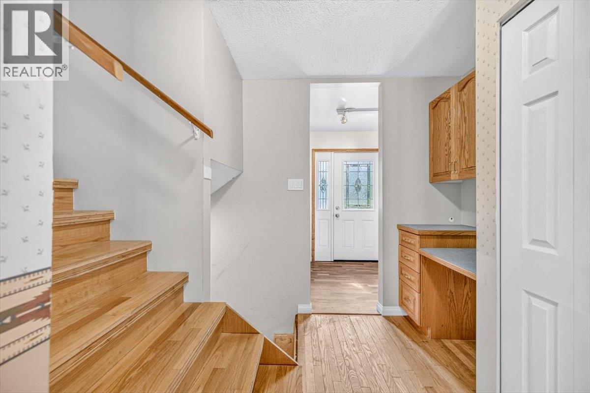 9878 Victoria Street, Fernie, British Columbia  V0B 1M5 - Photo 26 - 10395872