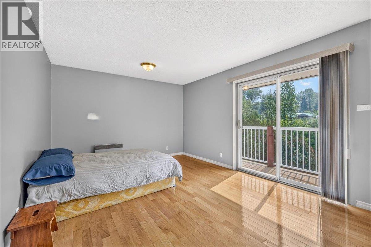 9878 Victoria Street, Fernie, British Columbia  V0B 1M5 - Photo 27 - 10395872