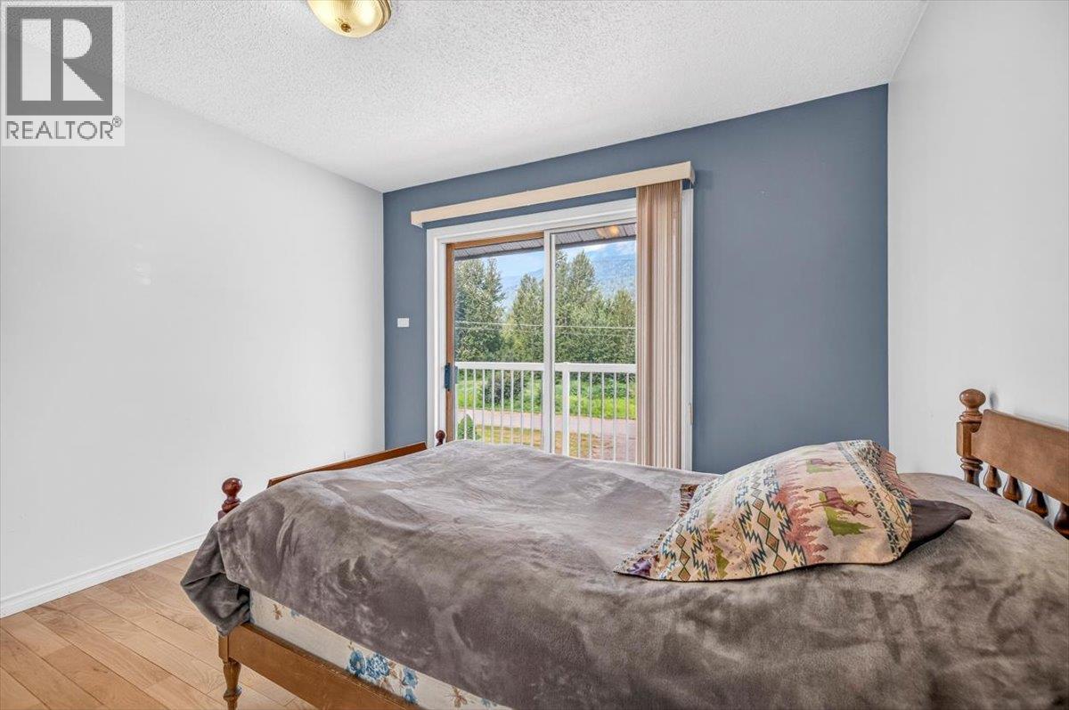 9878 Victoria Street, Fernie, British Columbia  V0B 1M5 - Photo 35 - 10395872