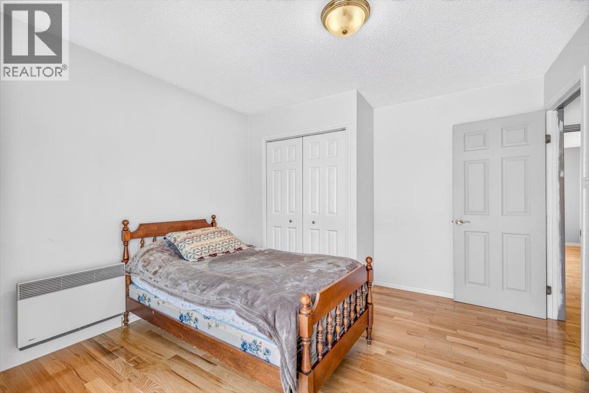 9878 Victoria Street, Fernie, British Columbia  V0B 1M5 - Photo 36 - 10395872