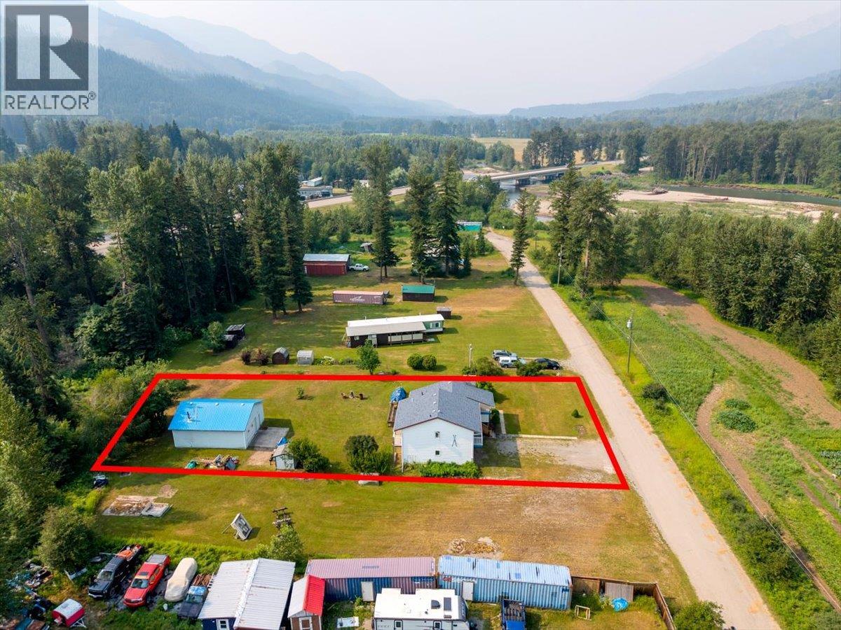 9878 Victoria Street, Fernie, British Columbia  V0B 1M5 - Photo 55 - 10395872