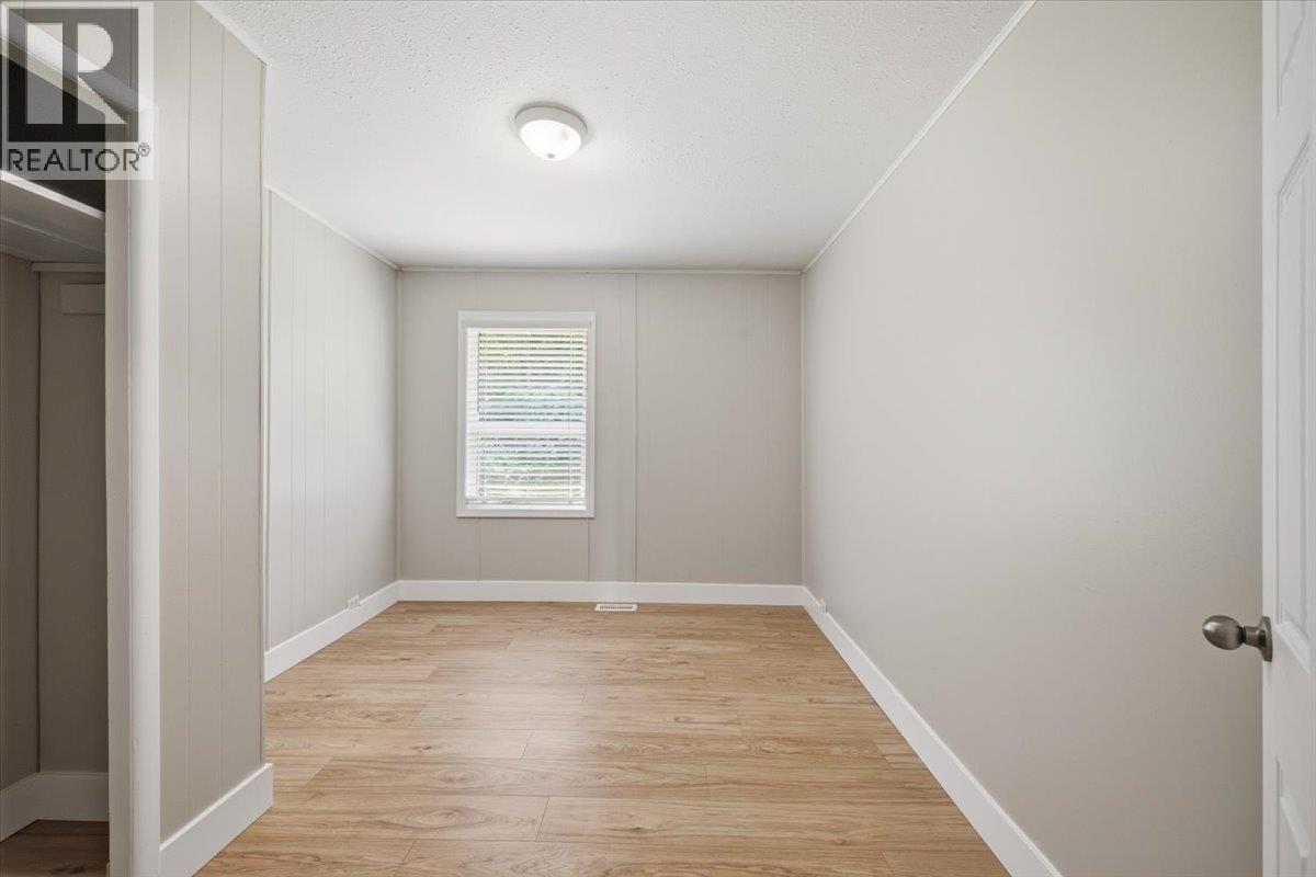 3585 Warner Avenue, Armstrong, British Columbia  V0E 1B2 - Photo 27 - 10395880
