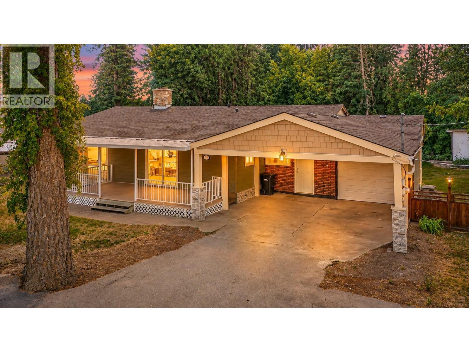 3585 Warner Avenue, Armstrong, British Columbia  V0E 1B2 - Photo 3 - 10395880